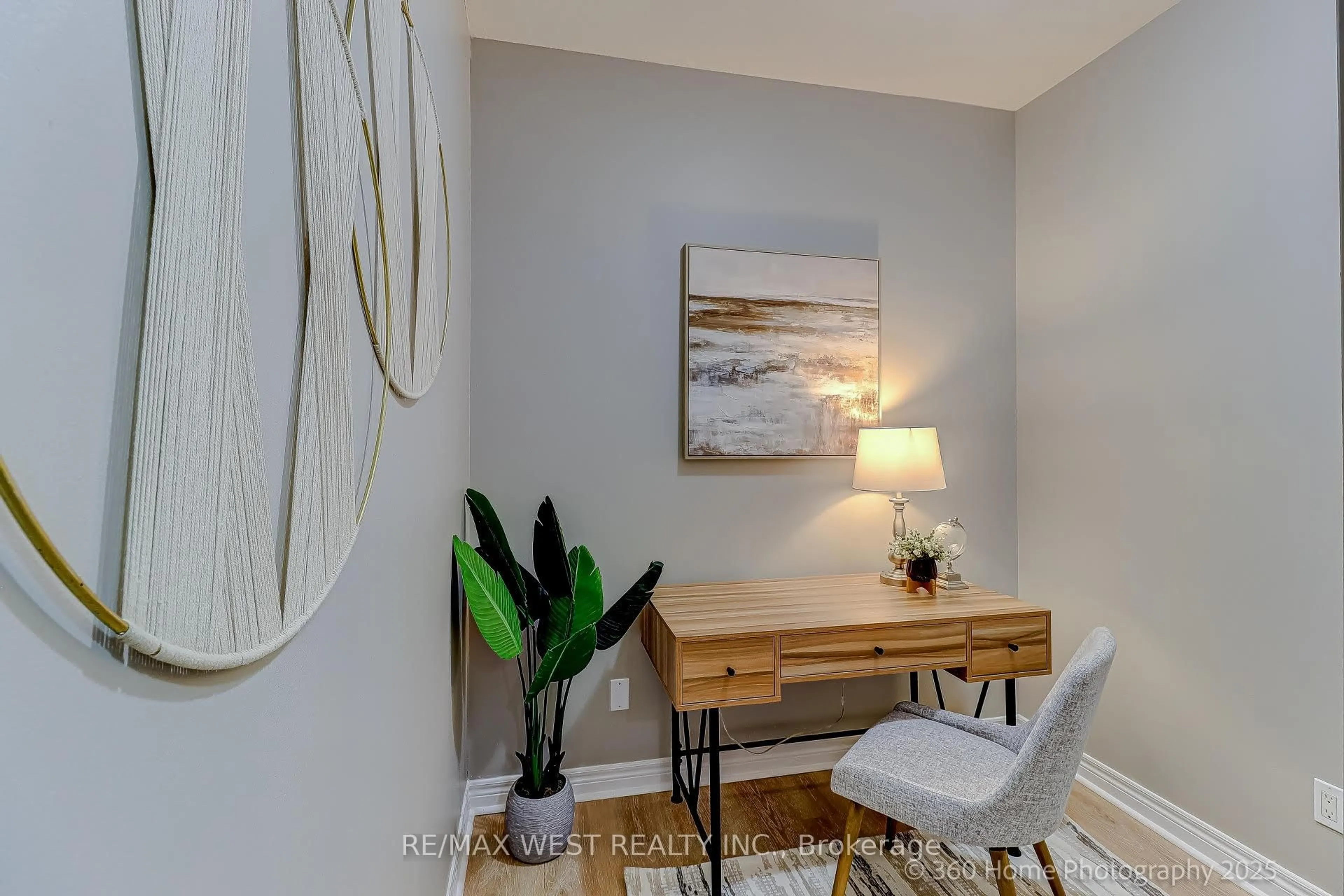 A pic of a room for 350 Red Maple Rd #802, Richmond Hill Ontario L4C 0T5