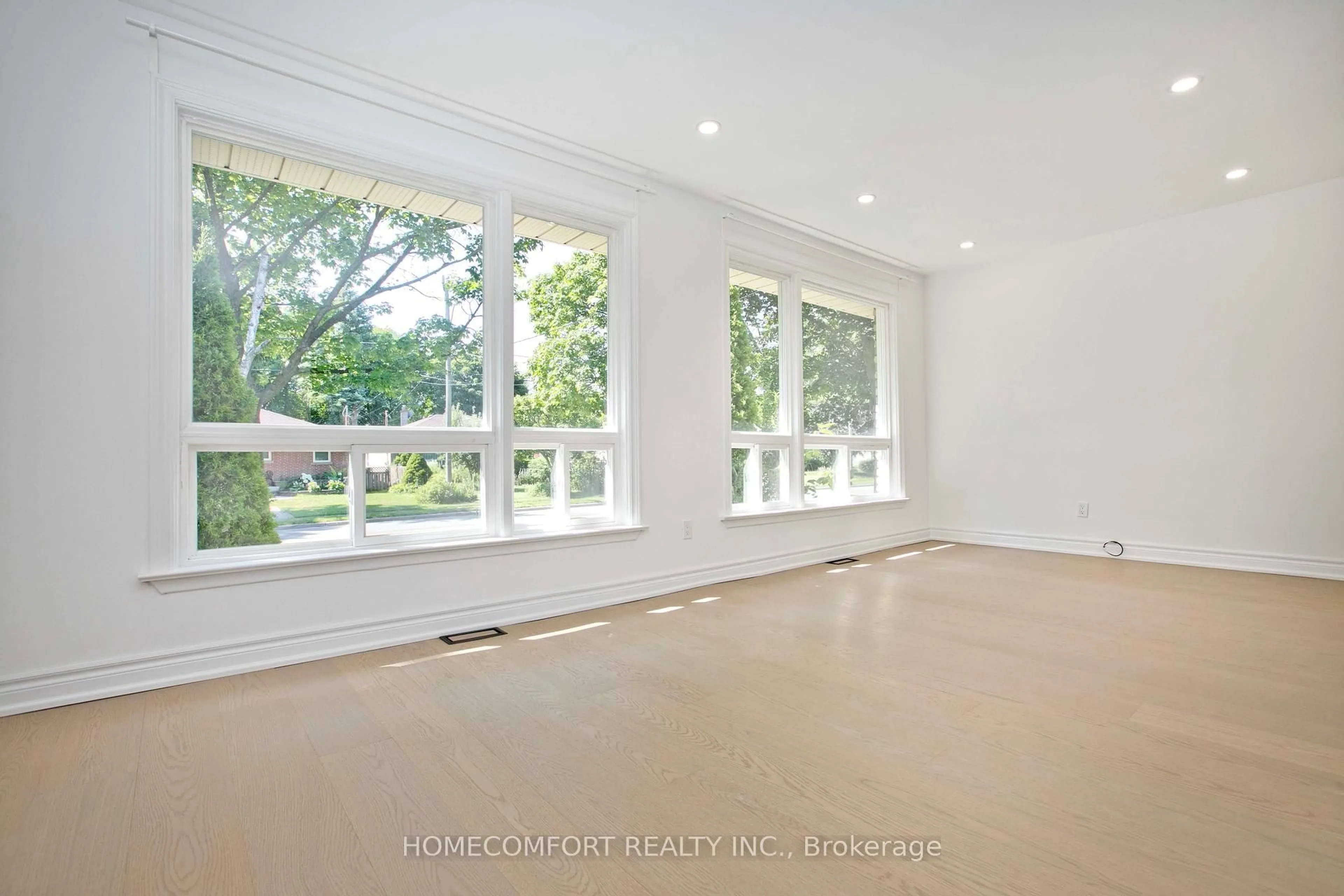 A pic of a room for 435 Taylor Mills Dr, Richmond Hill Ontario L4C 2T3