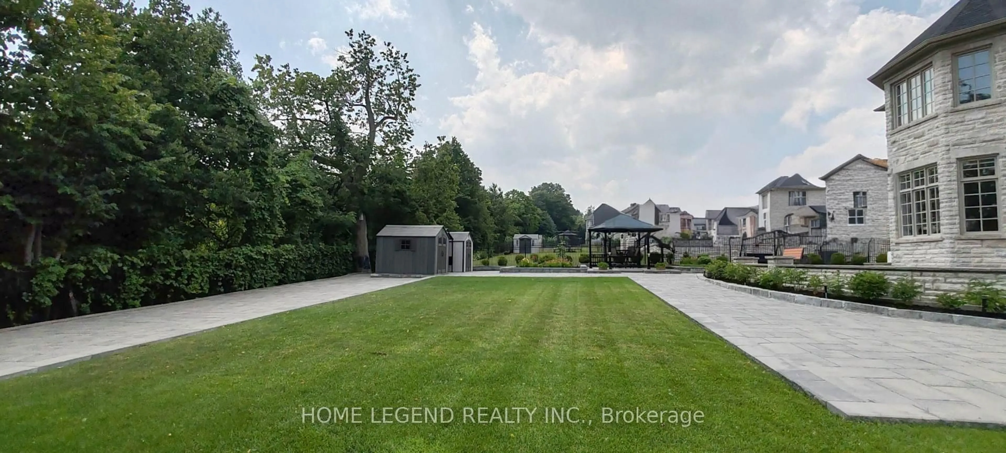 A pic from outside/outdoor area/front of a property/back of a property/a pic from drone, unknown for 1 Royal County Down Cres, Markham Ontario L6C 0K1
