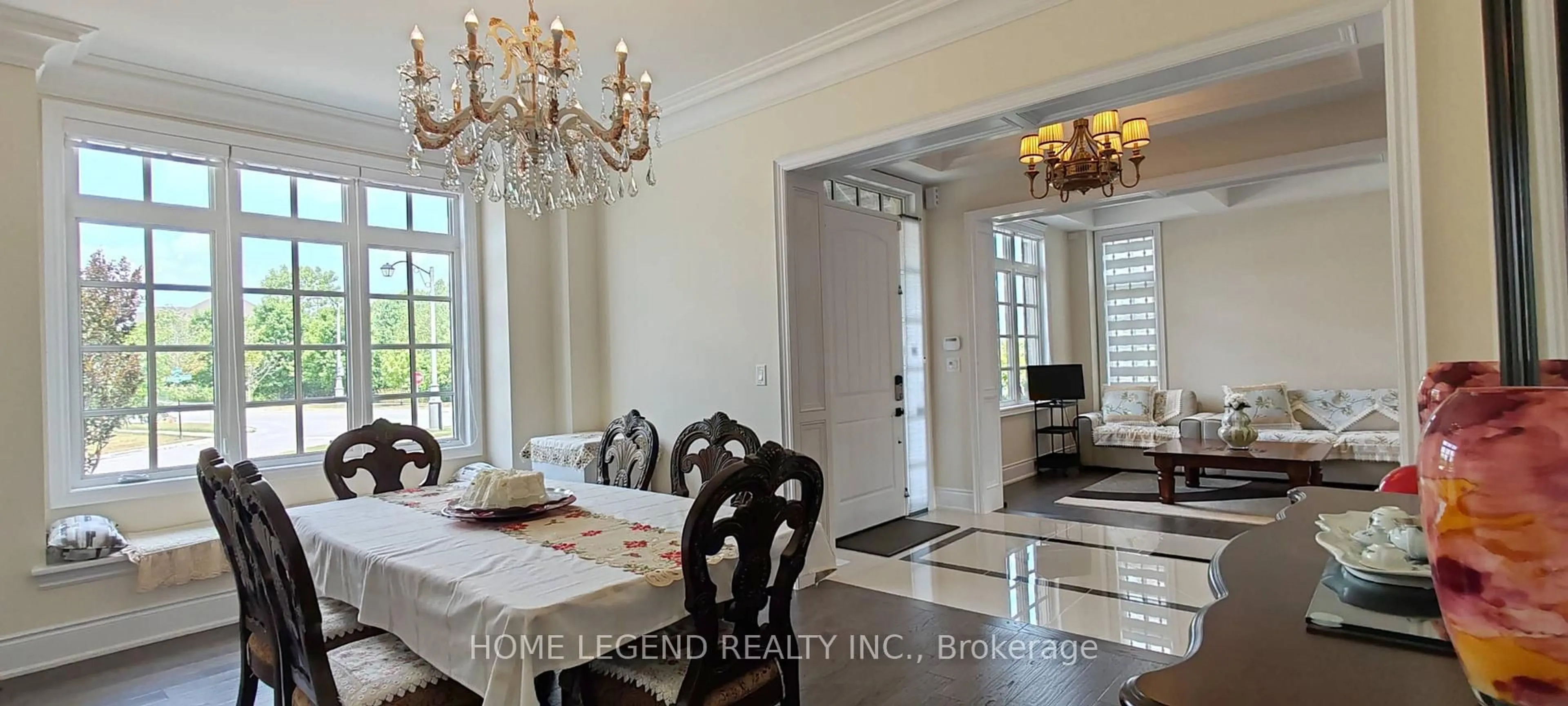Dining room, ceramic/tile floor for 1 Royal County Down Cres, Markham Ontario L6C 0K1