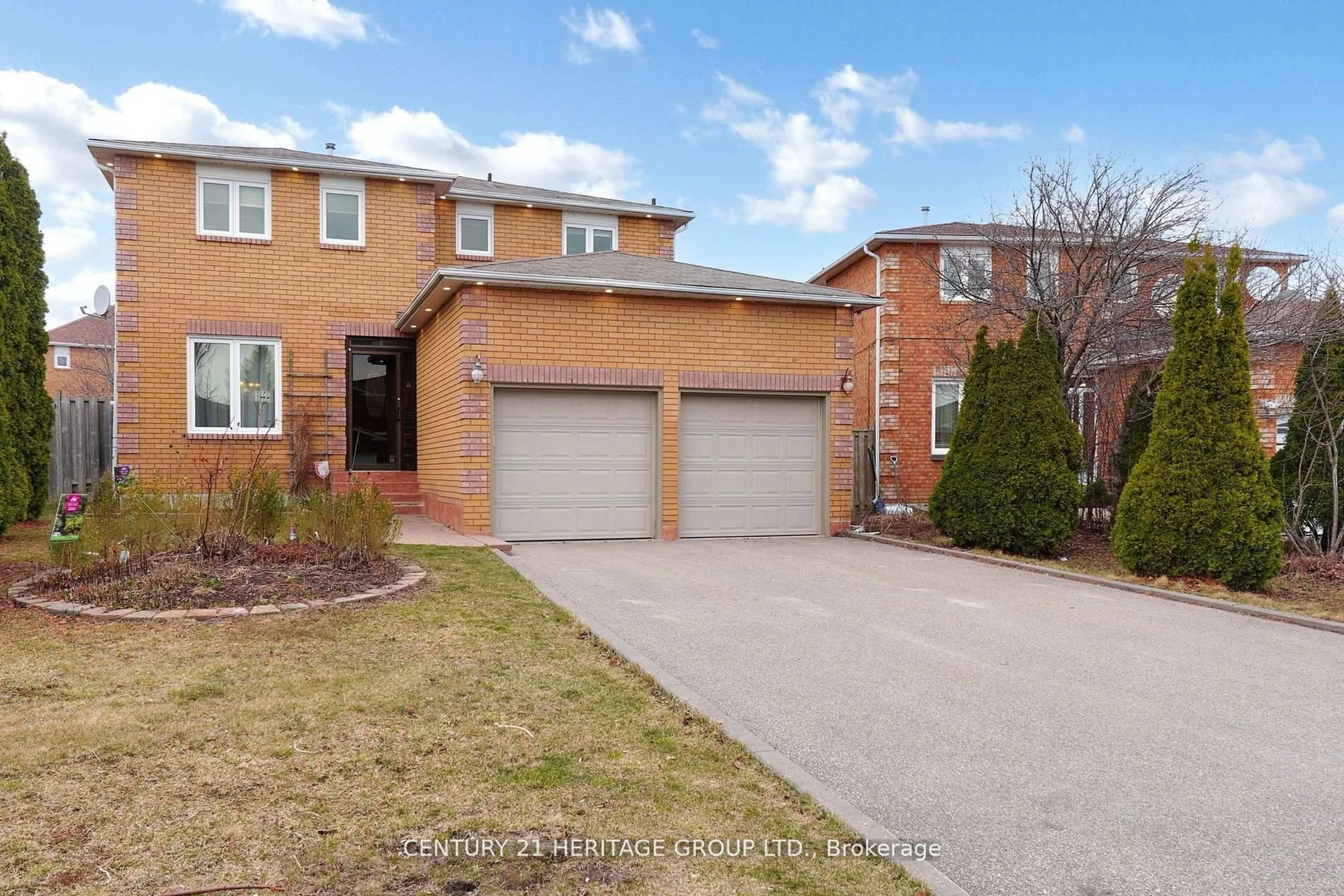Home with brick exterior material, street for 5 Mandel Cres, Richmond Hill Ontario L4C 9Z7