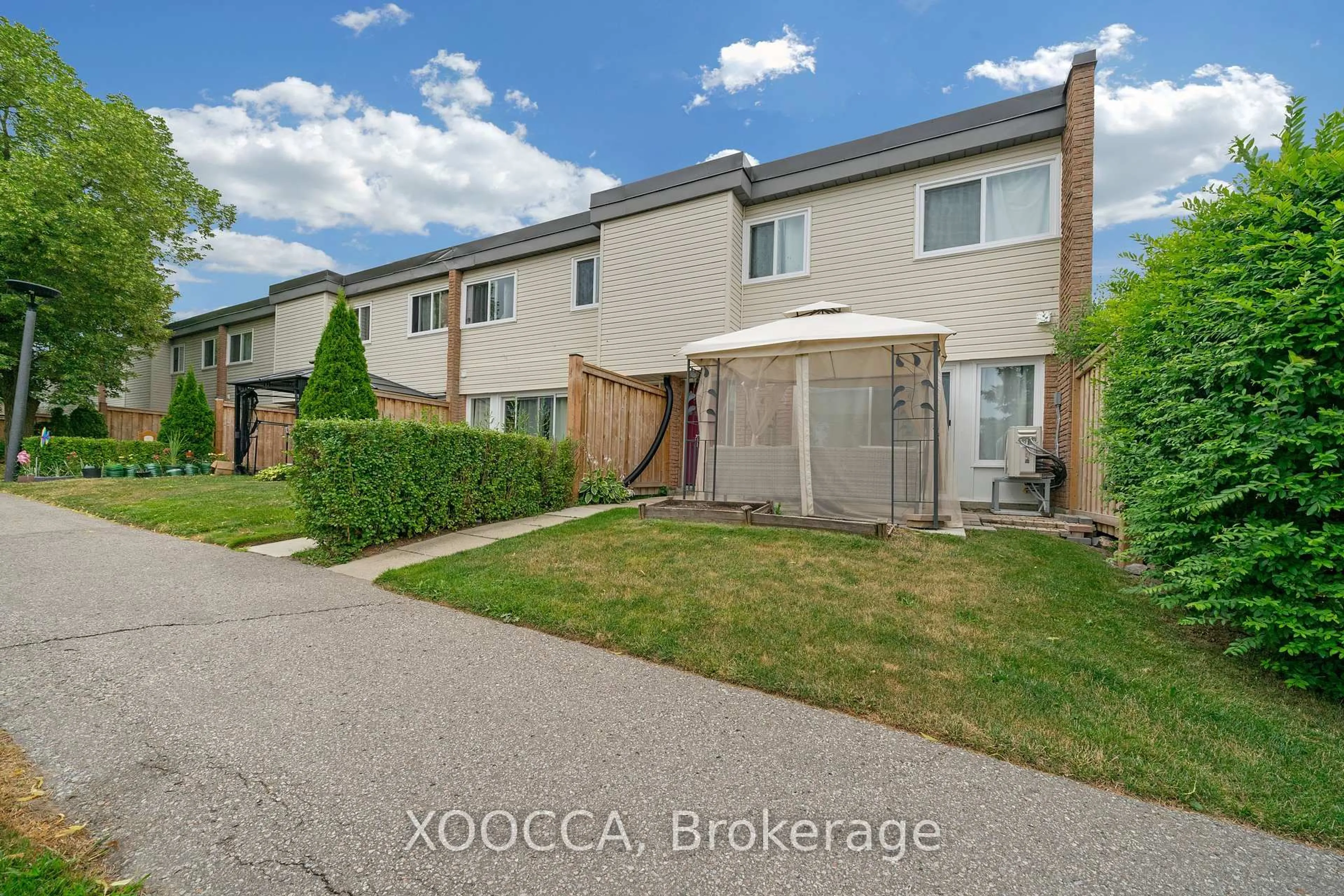 Unknown for 80 Springfair Ave, Aurora Ontario L4G 3M2