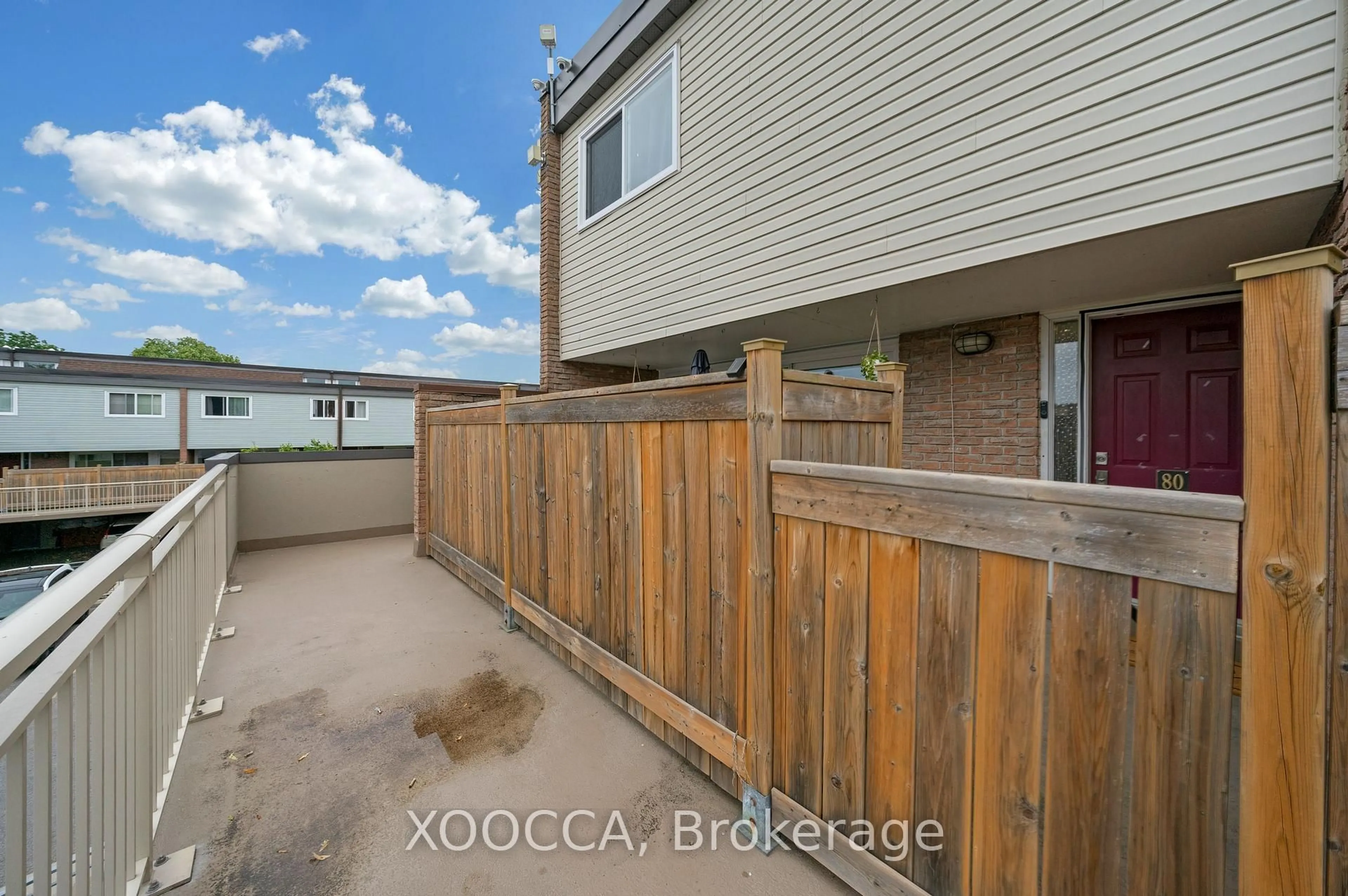 Patio, street for 80 Springfair Ave, Aurora Ontario L4G 3M2