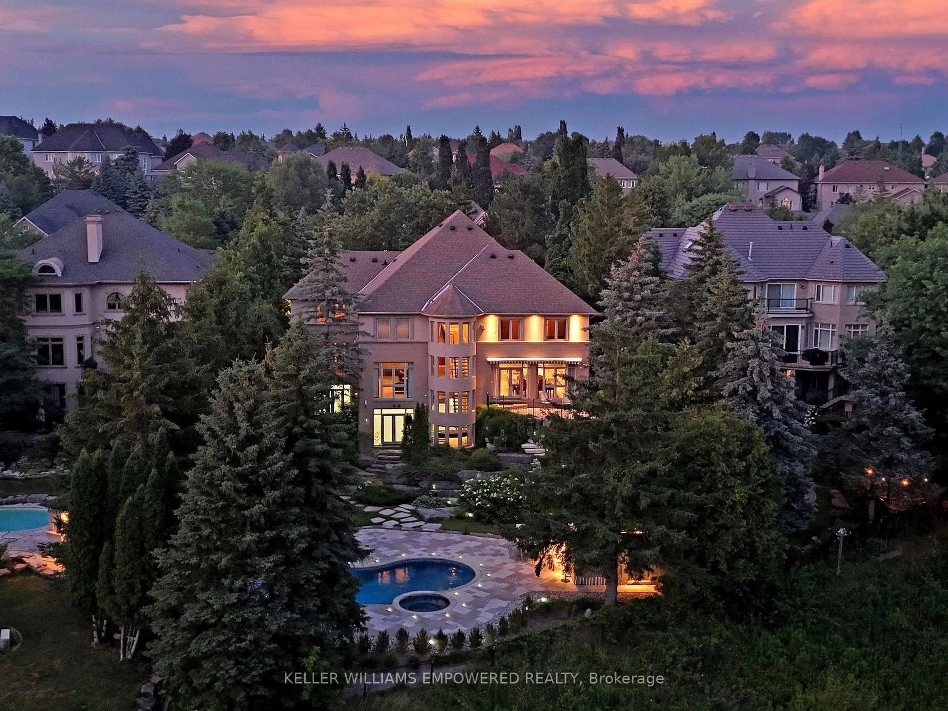 A pic from outside/outdoor area/front of a property/back of a property/a pic from drone, mountain view for 90 Humberview Dr, Vaughan Ontario L4H 1B5