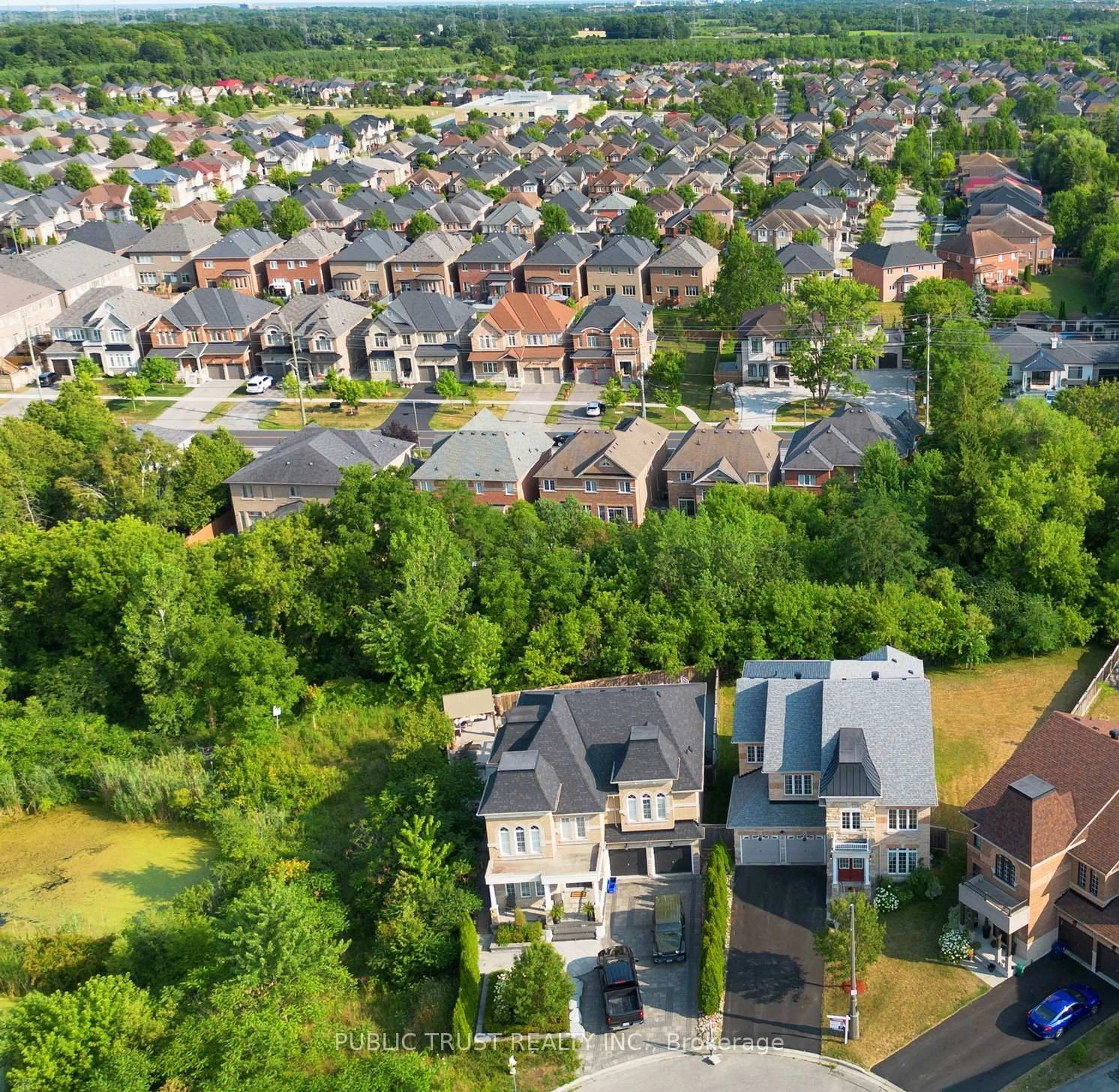 A pic from outside/outdoor area/front of a property/back of a property/a pic from drone, unknown for 54 Pagnello Crt, Markham Ontario L6B 0T3