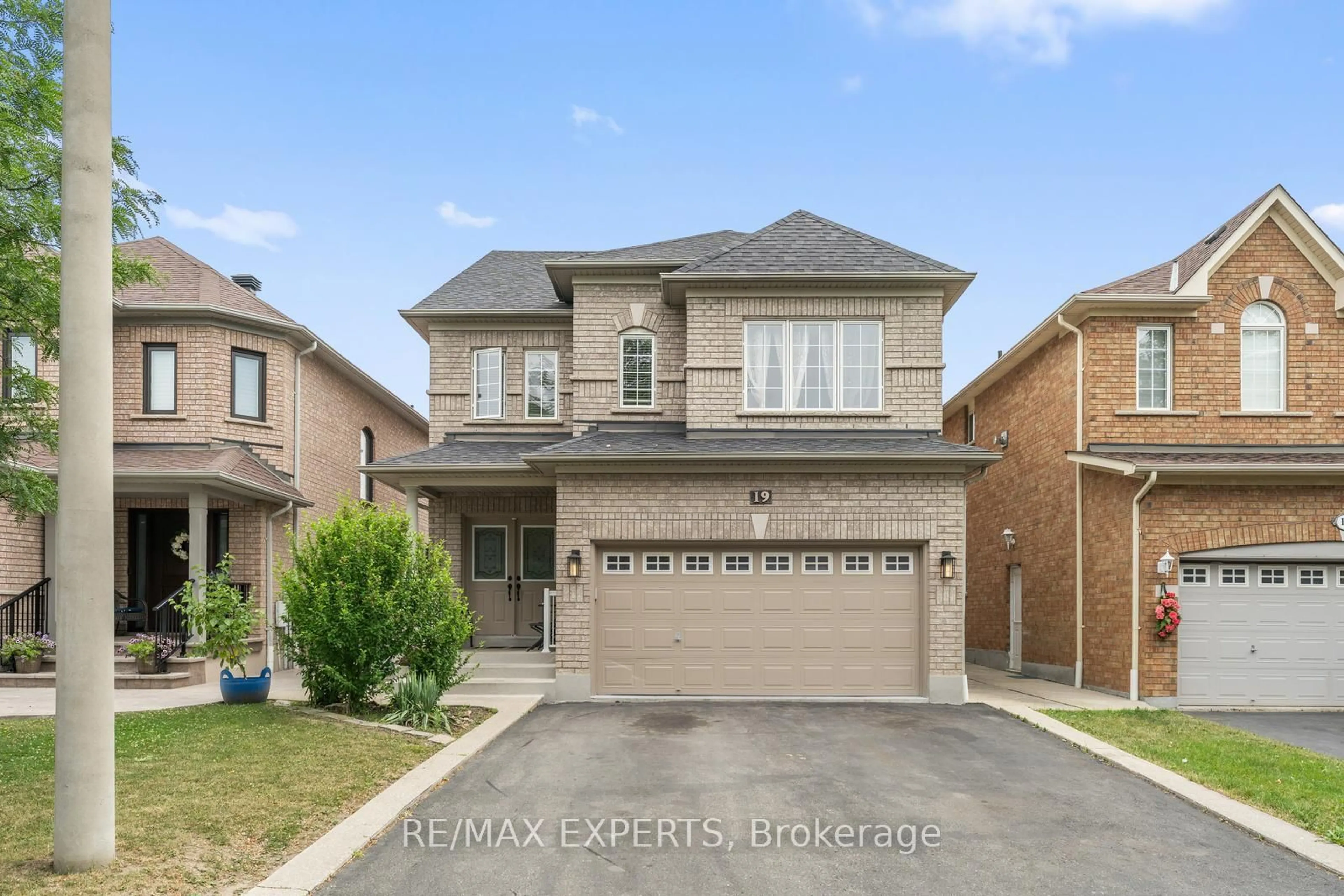 Home with brick exterior material, street for 19 Maximillian St, Vaughan Ontario L4H 2S6