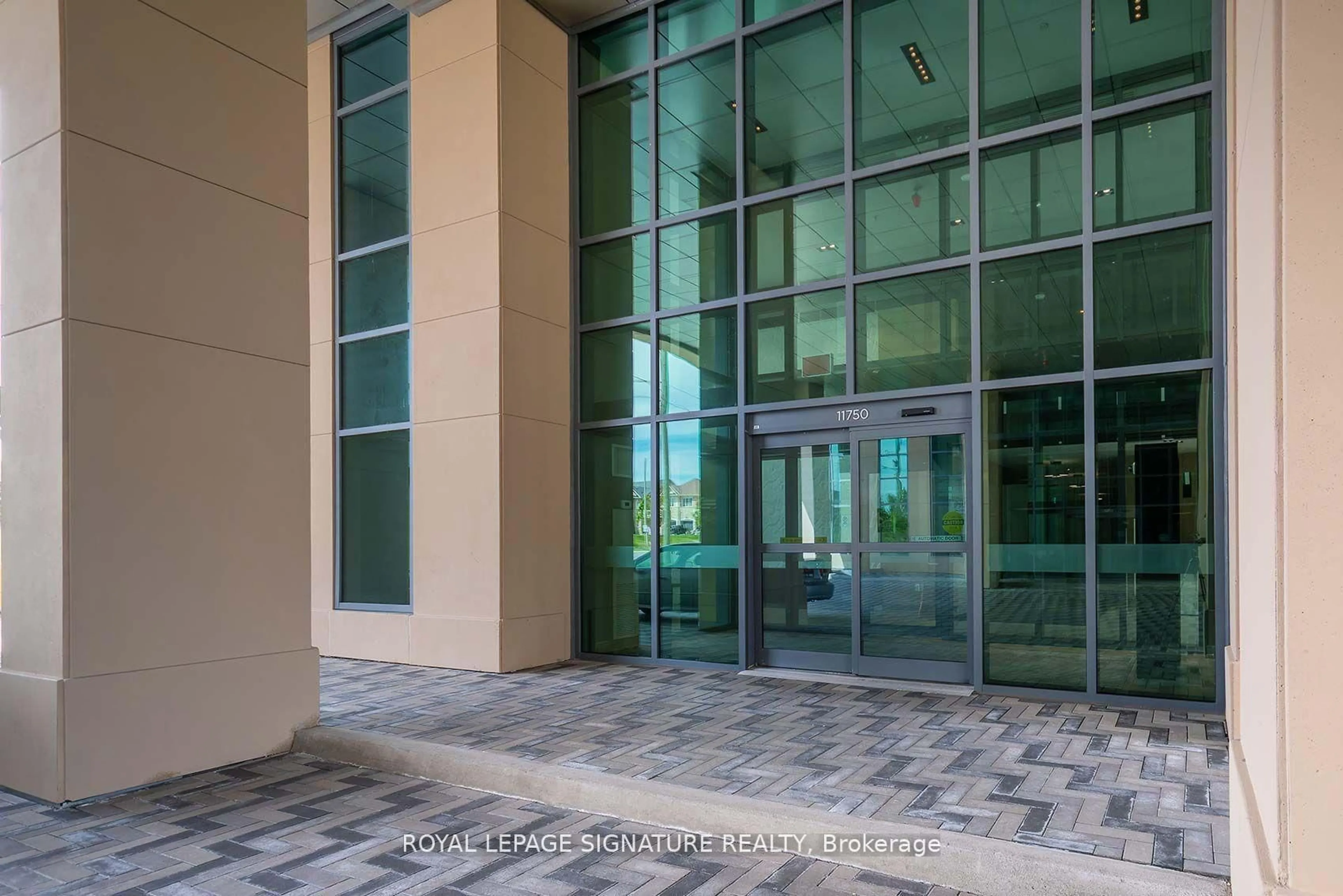 Indoor foyer for 11750 Ninth Line #427B, Whitchurch-Stouffville Ontario L4A 8B4