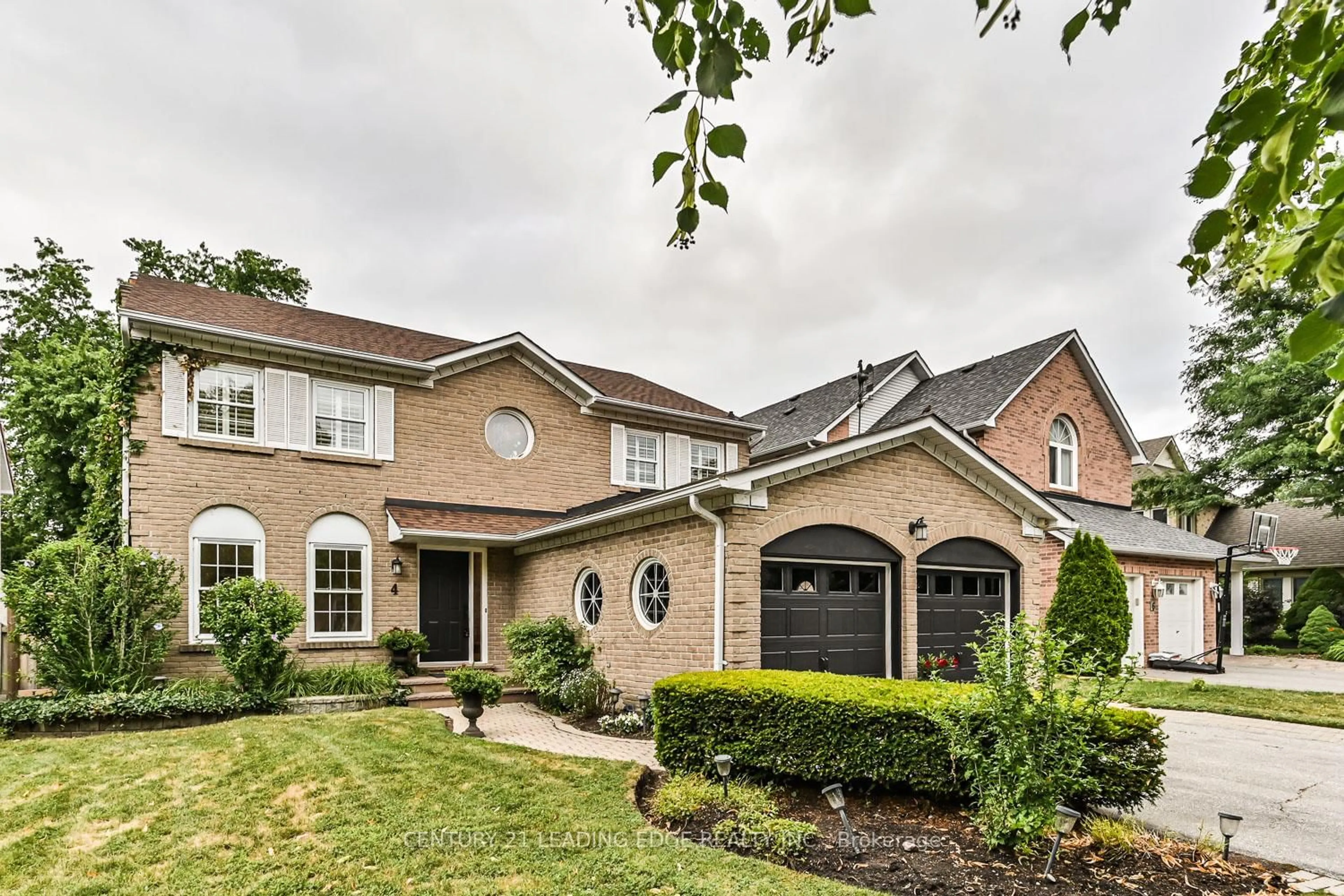 Home with brick exterior material, street for 4 Marshfield Hllw, Markham Ontario L3R 6J3