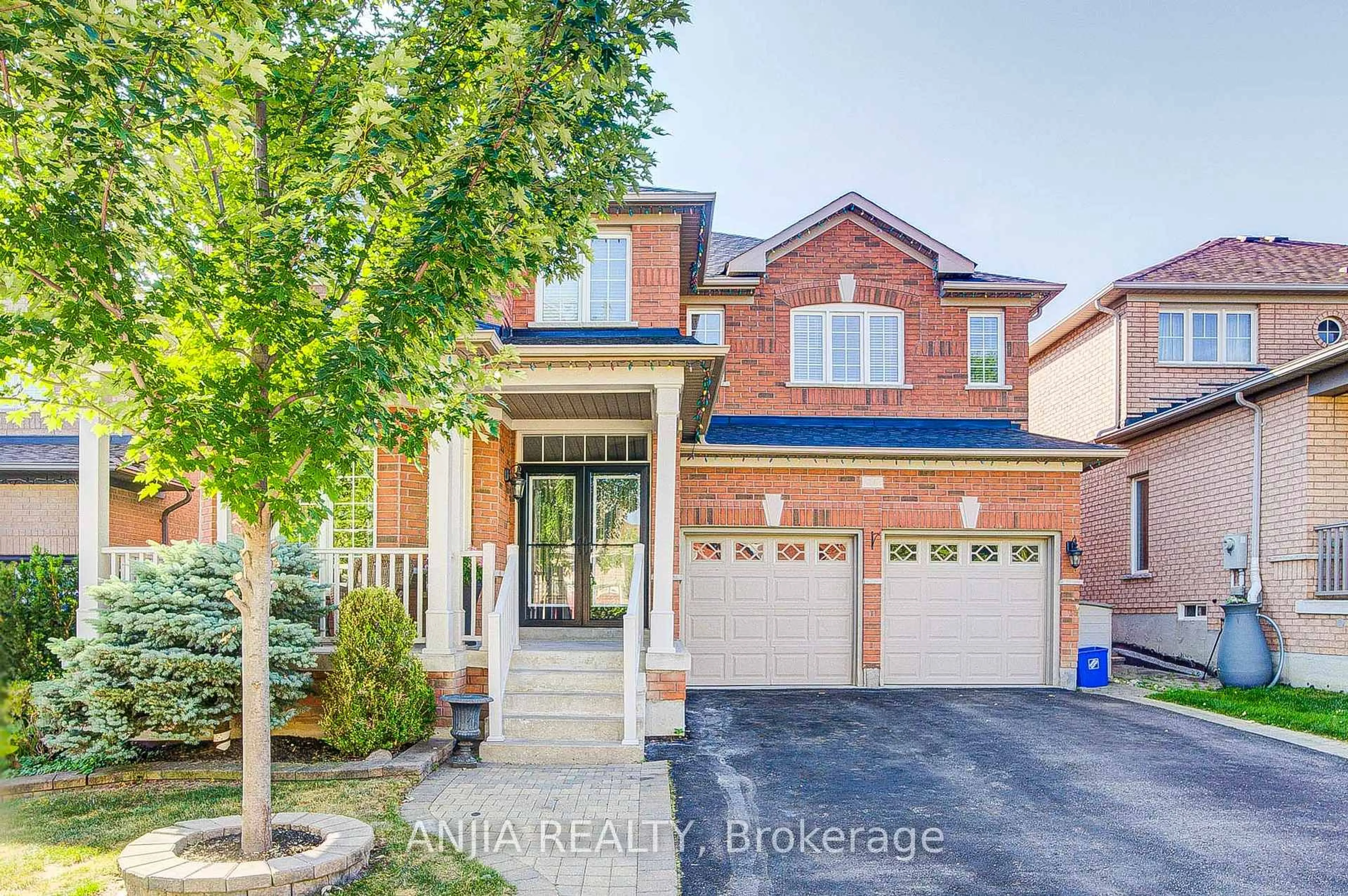 Home with brick exterior material, street for 13 Kingsmill Crt, Markham Ontario L6E 1Y2