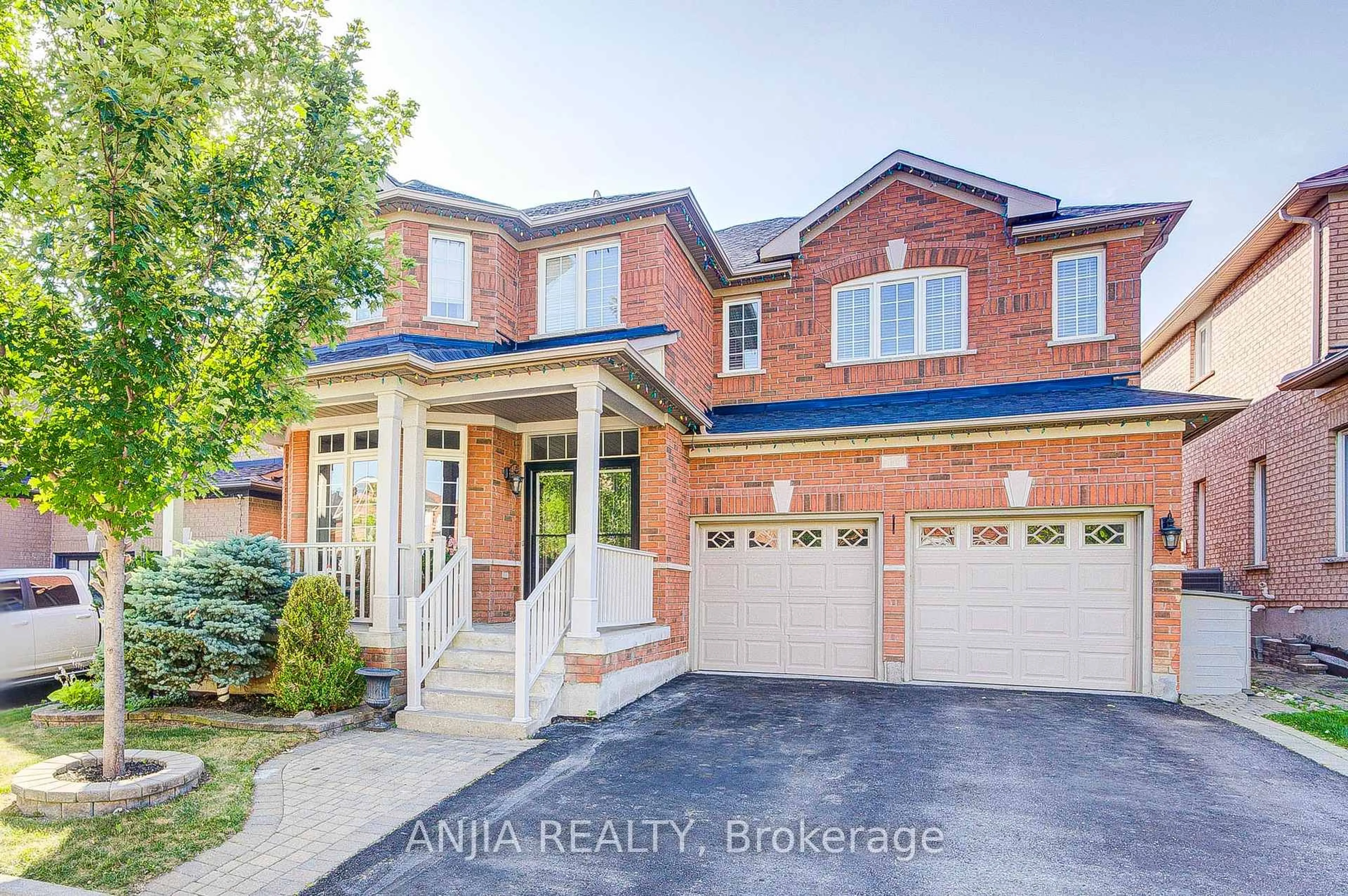 Home with brick exterior material, street for 13 Kingsmill Crt, Markham Ontario L6E 1Y2