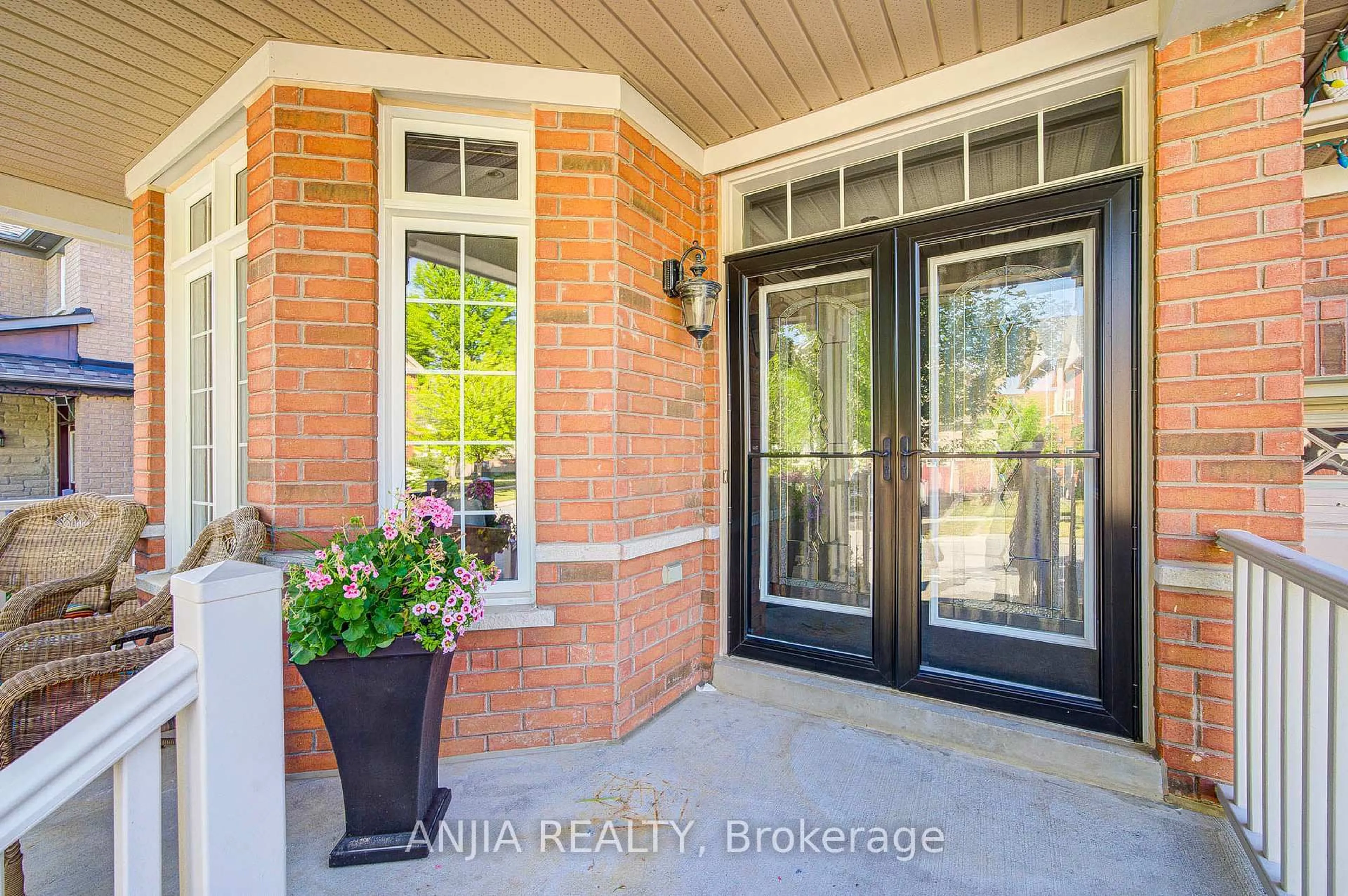 Indoor entryway for 13 Kingsmill Crt, Markham Ontario L6E 1Y2