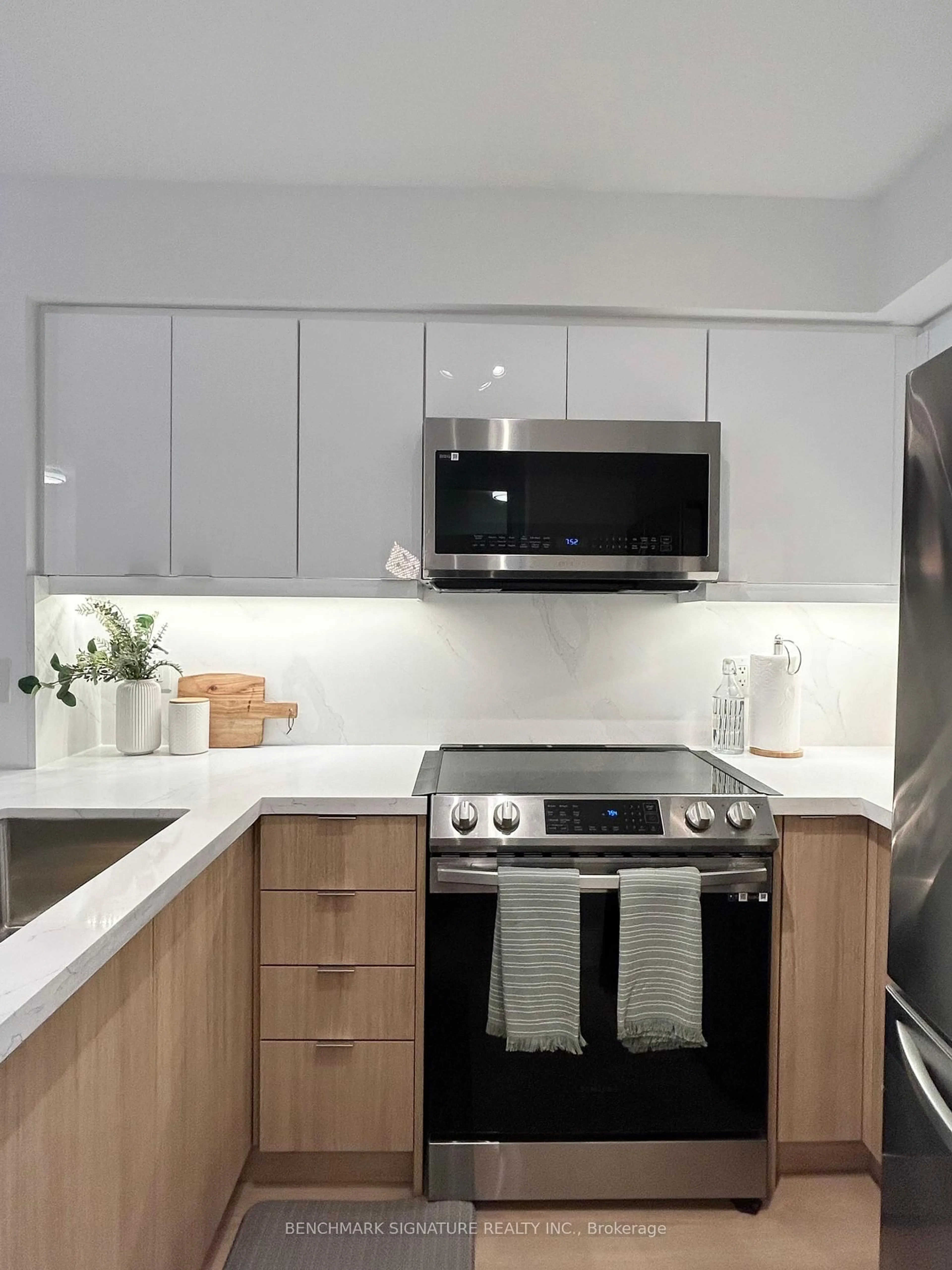Contemporary kitchen, unknown for 30 Clegg Rd #811, Markham Ontario L6G 0B4