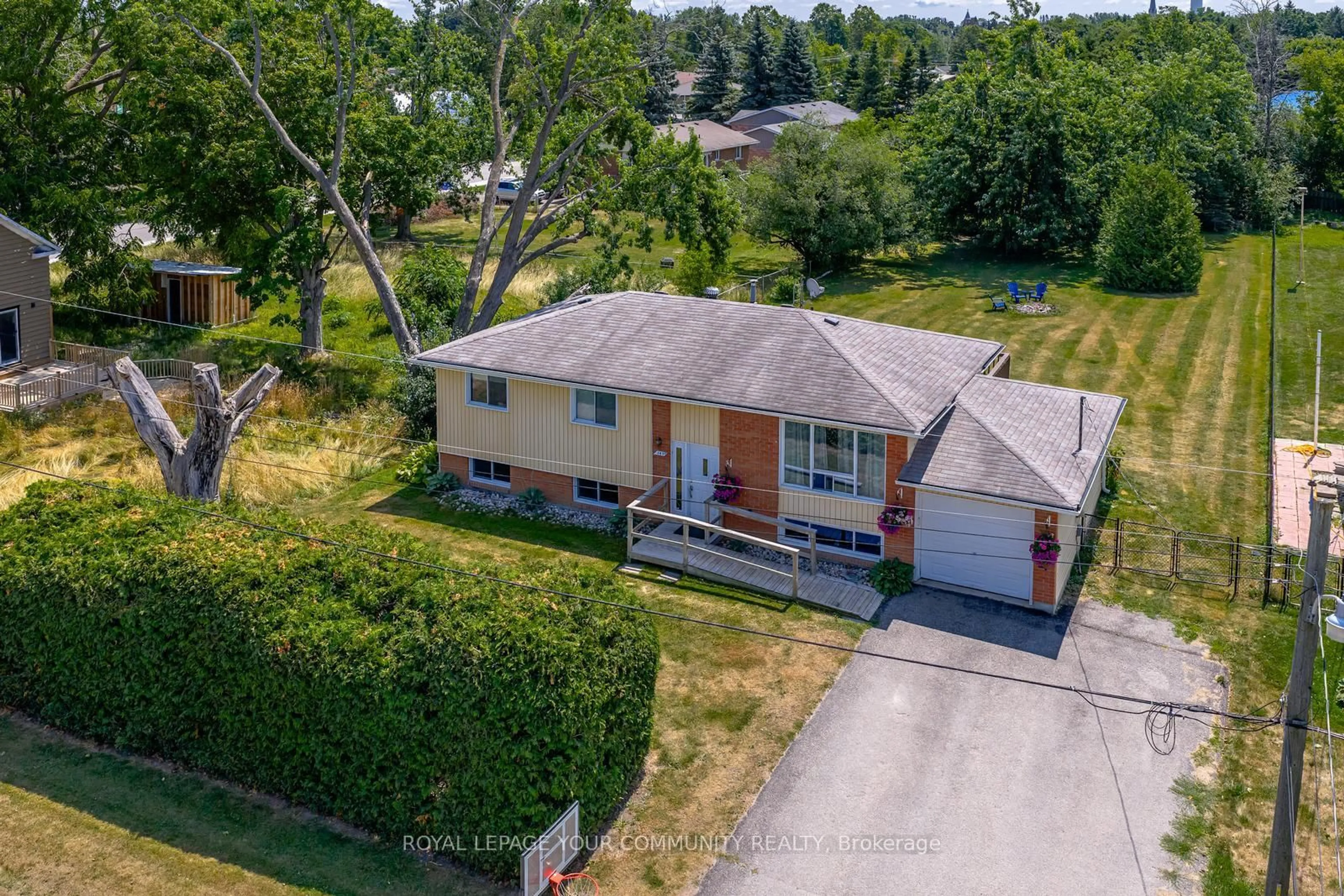 A pic from outside/outdoor area/front of a property/back of a property/a pic from drone, street for 347 Lakeland Cres, Brock Ontario L0K 1A0