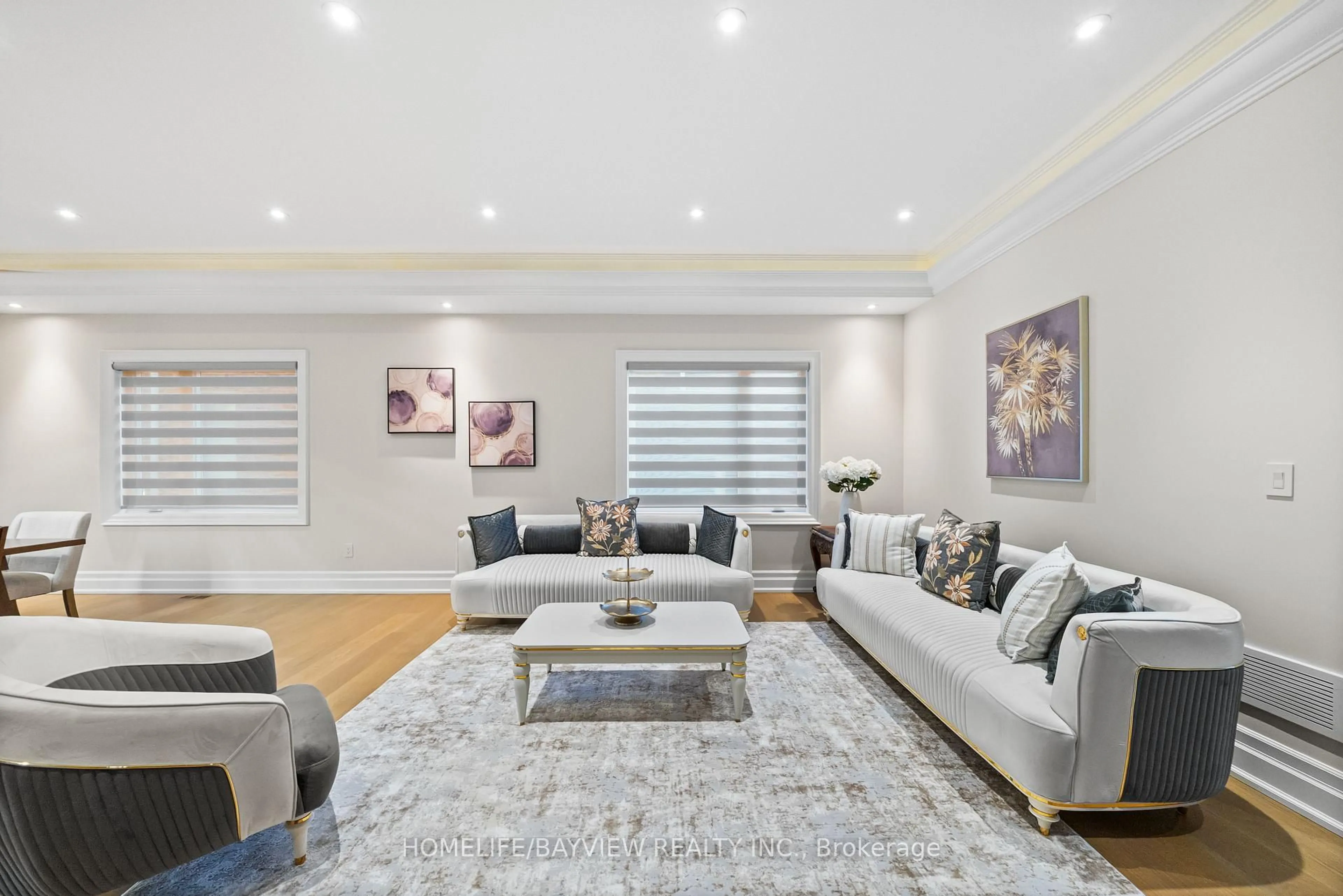 Living room with furniture, unknown for 35 HARDING Blvd, Richmond Hill Ontario L4C 1S7