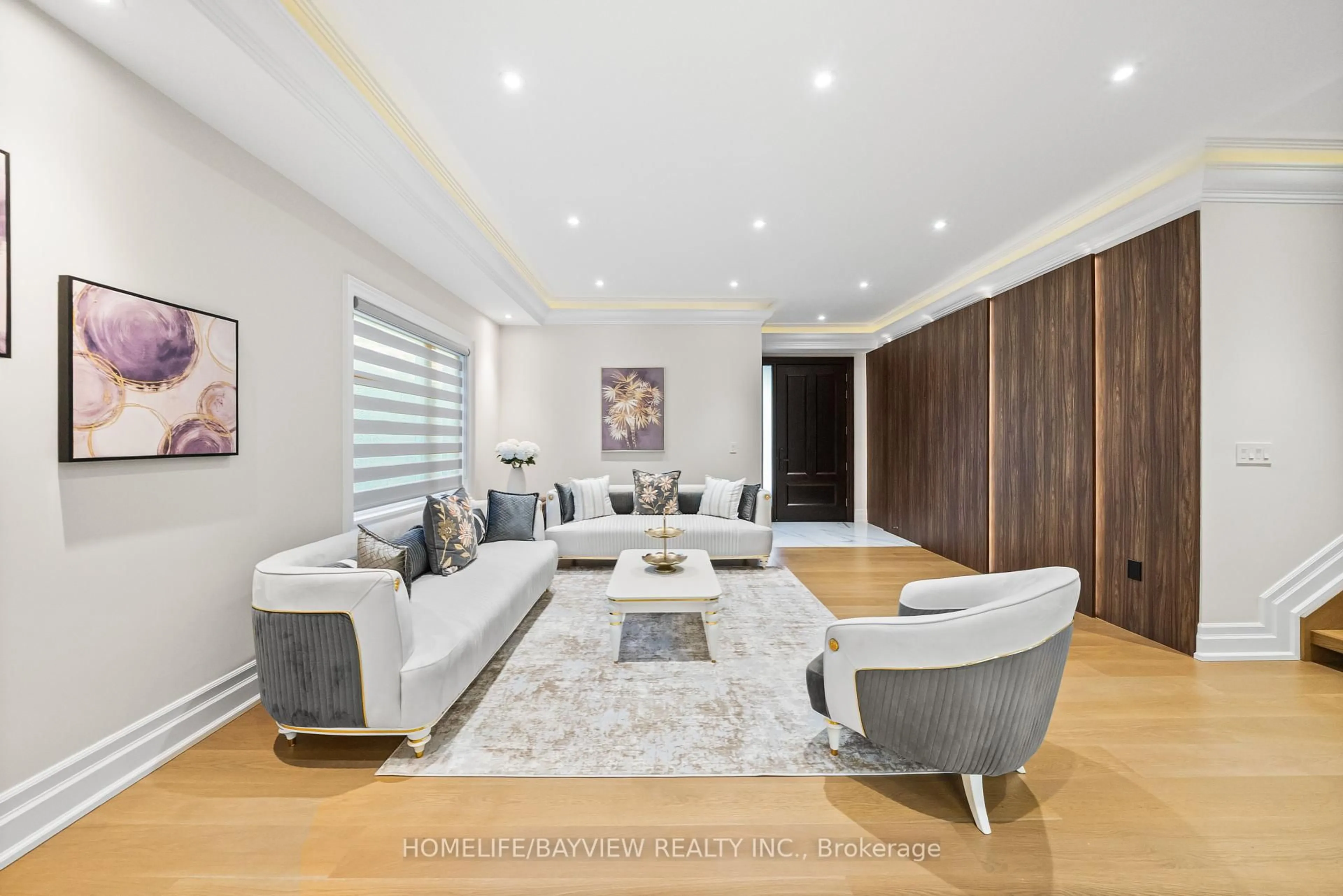 Living room with furniture, wood/laminate floor for 35 HARDING Blvd, Richmond Hill Ontario L4C 1S7