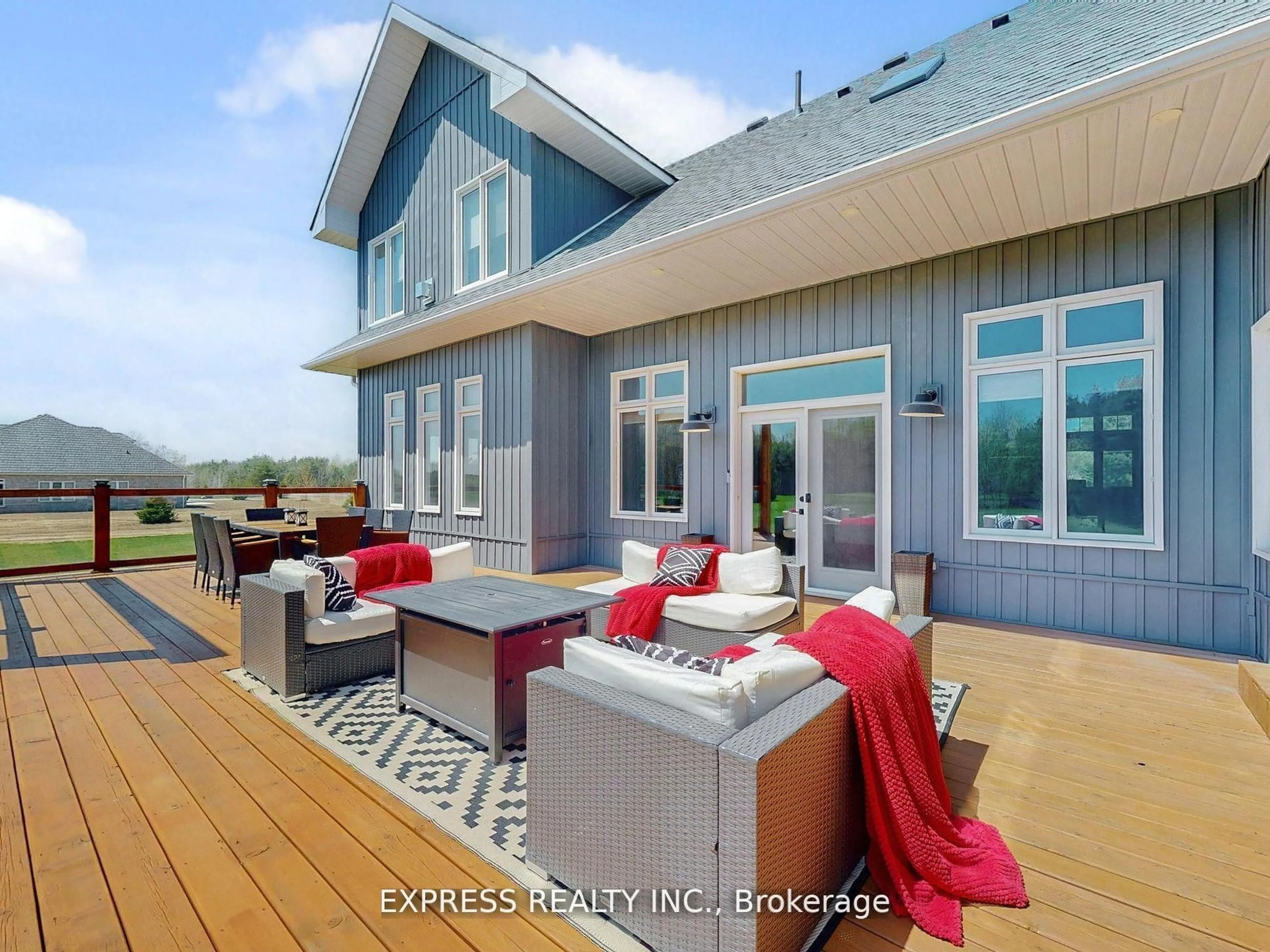 Patio, unknown for 5517 Side Rd 30, Essa Ontario L0M 1T0