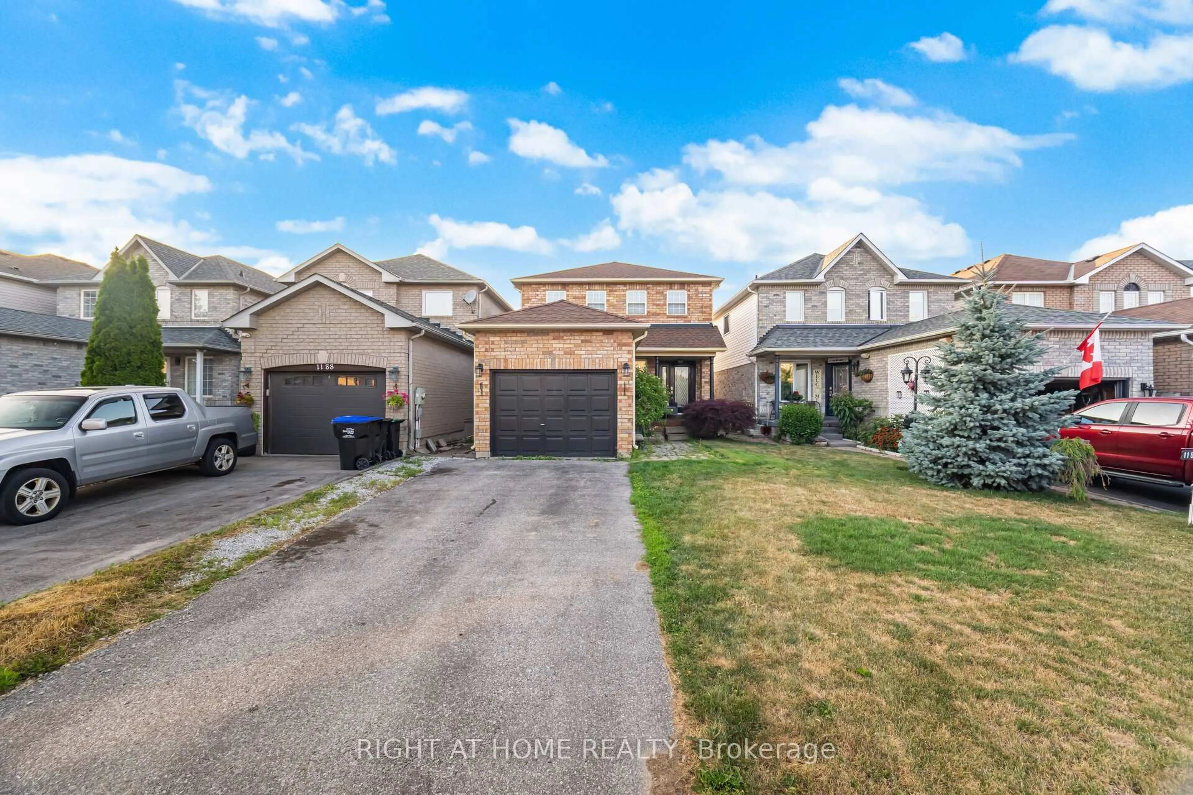 A pic from outside/outdoor area/front of a property/back of a property/a pic from drone, street for 1186 Andrade Lane, Innisfil Ontario L9S 4X6