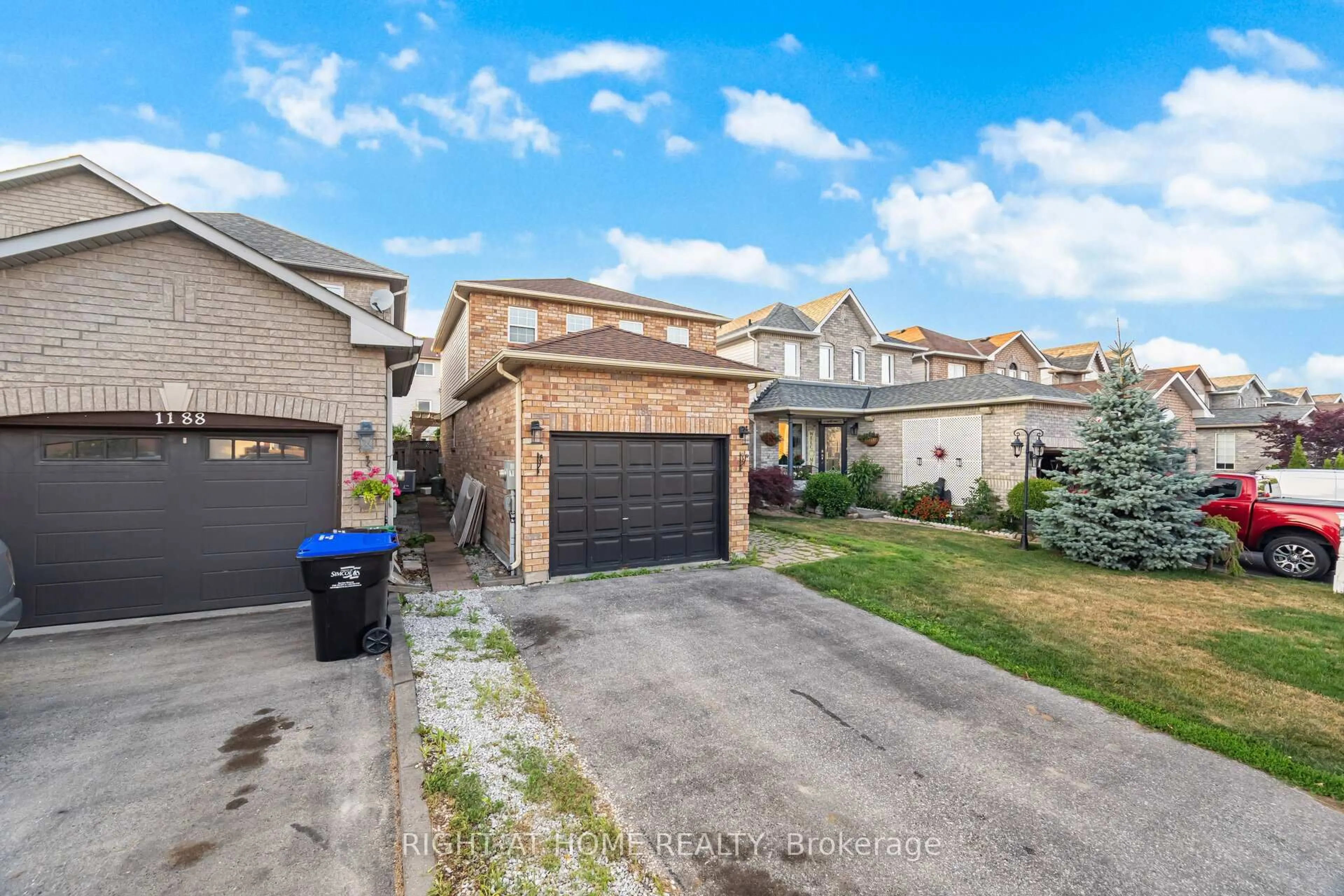 A pic from outside/outdoor area/front of a property/back of a property/a pic from drone, street for 1186 Andrade Lane, Innisfil Ontario L9S 4X6