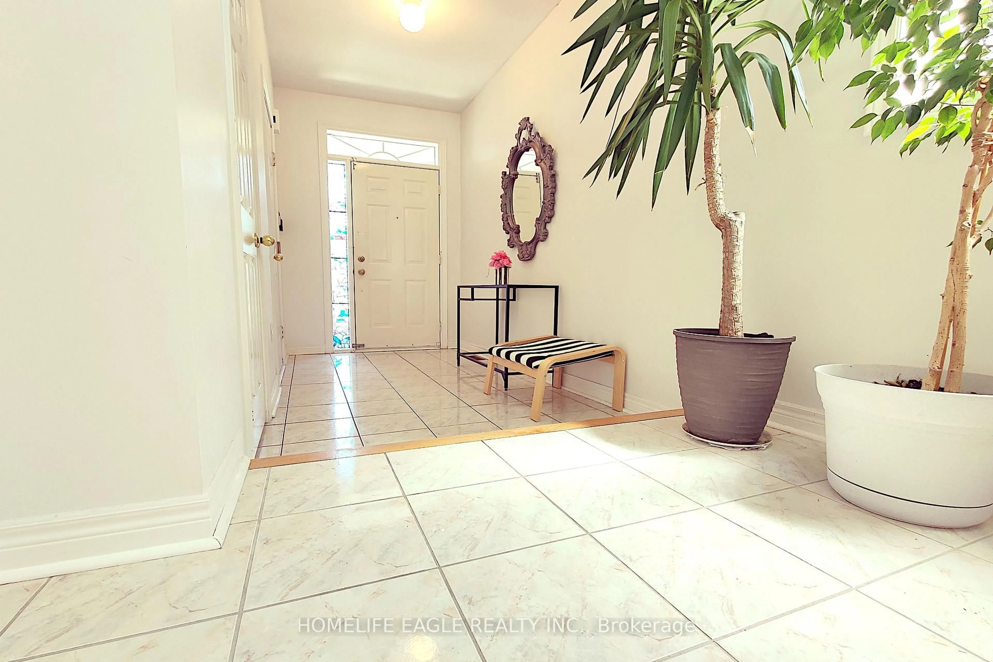 Indoor foyer for 12 Indigo St, Richmond Hill Ontario L4S 1W2