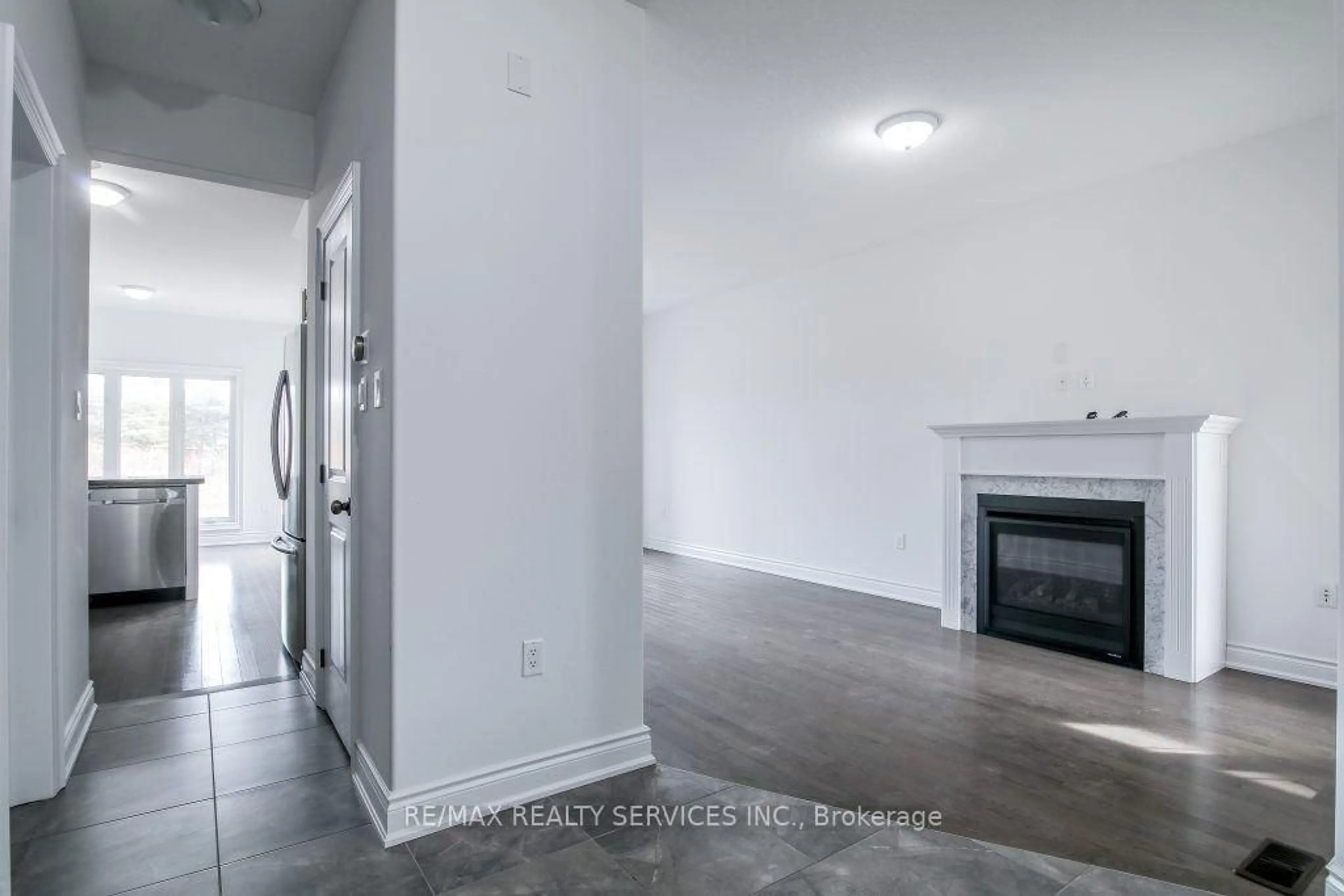 A pic of a room for 1870 Lamstone St, Innisfil Ontario L9S 4Z8