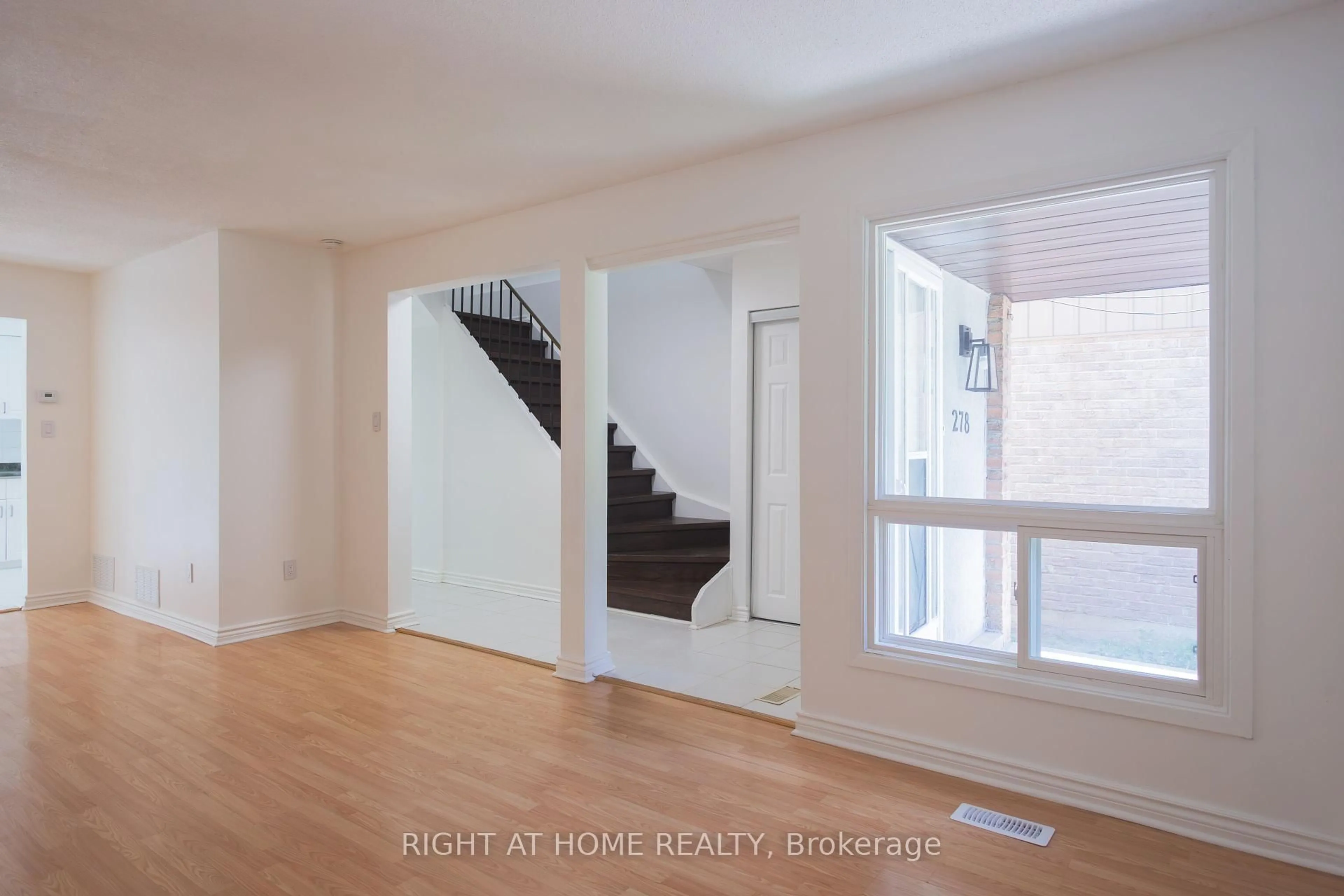 Indoor entryway for 278 Risebrough Crct, Markham Ontario L3R 3J4