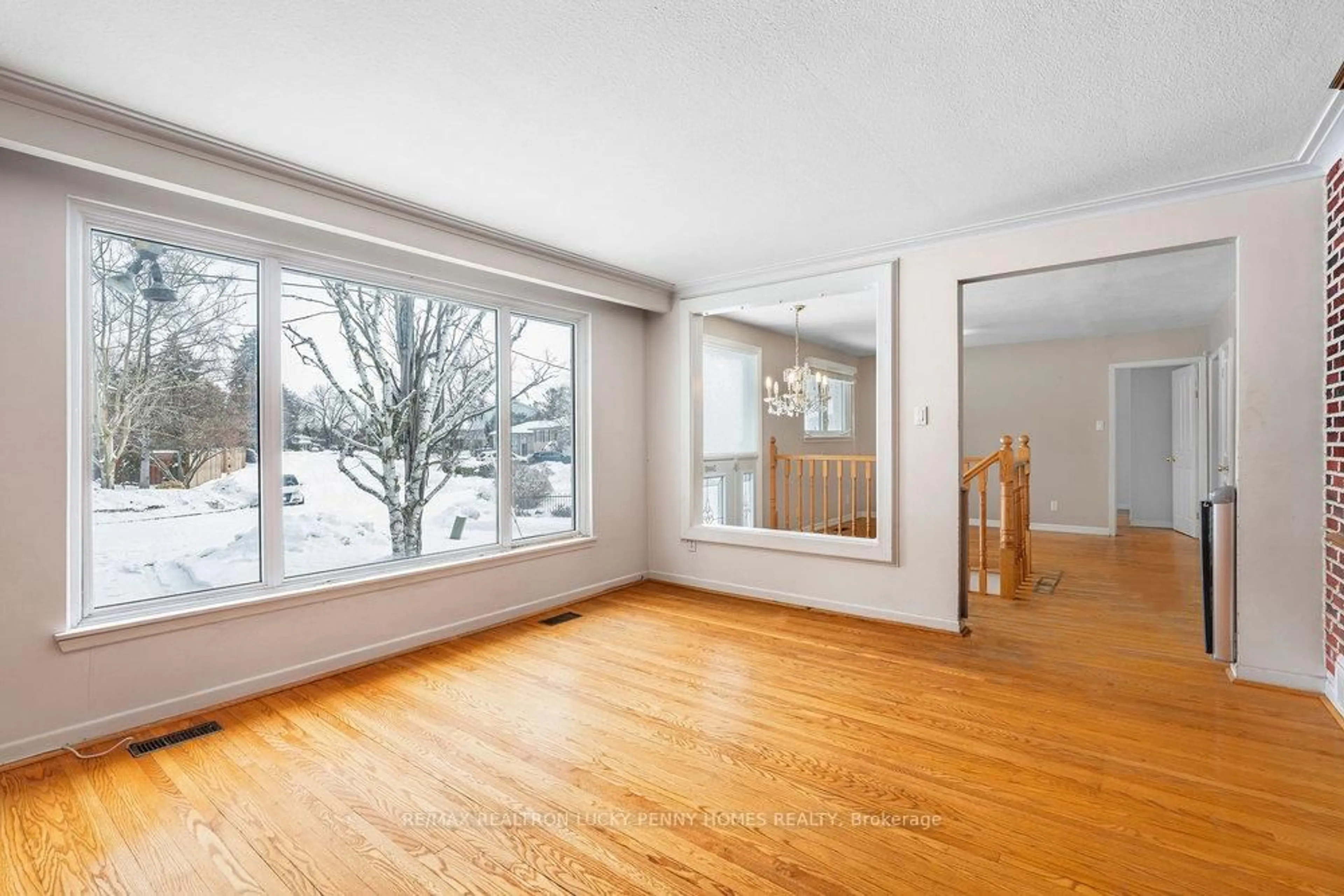 Unknown for 32 King Richard Crt, Markham Ontario L3P 1M1