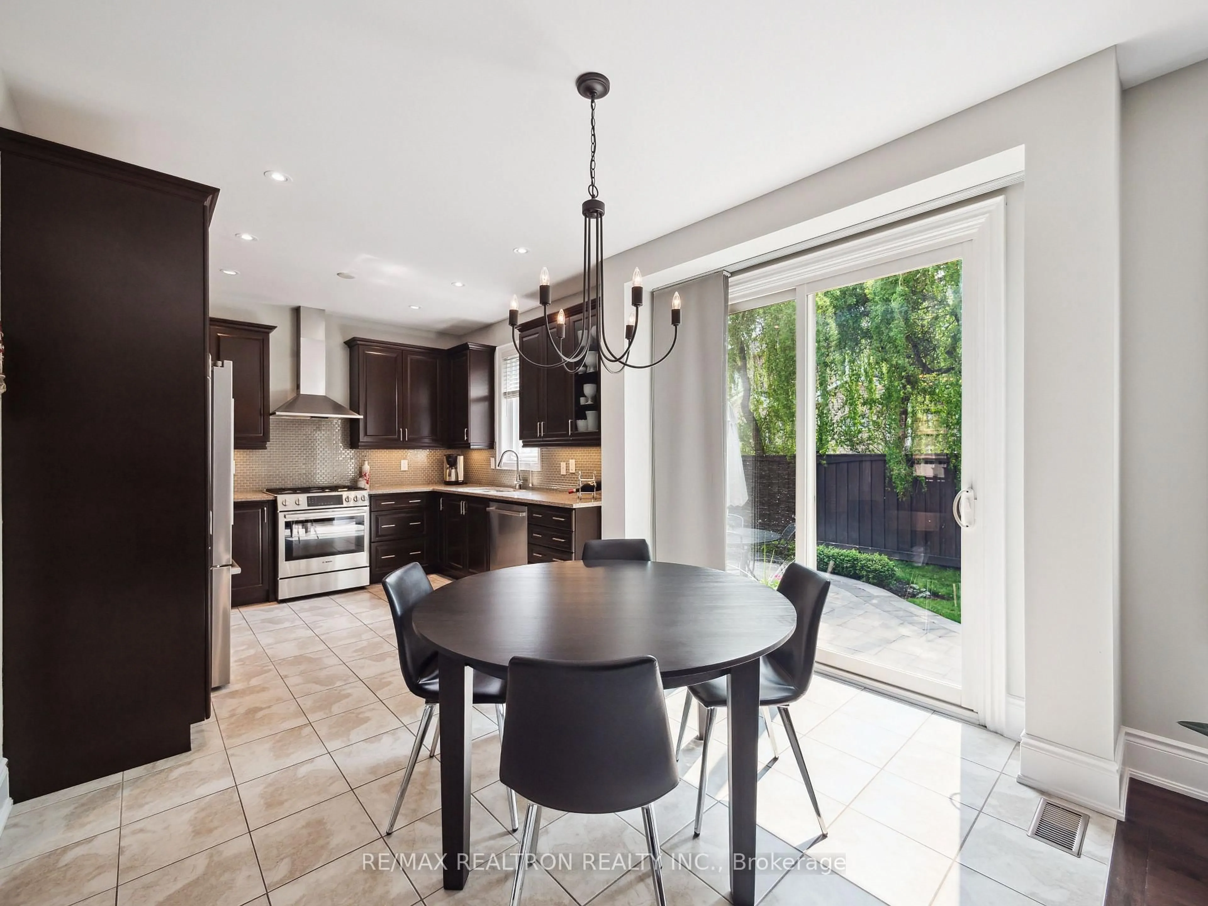 Contemporary kitchen, ceramic/tile floor for 10 Glade Dr, Richmond Hill Ontario L4E 0G9