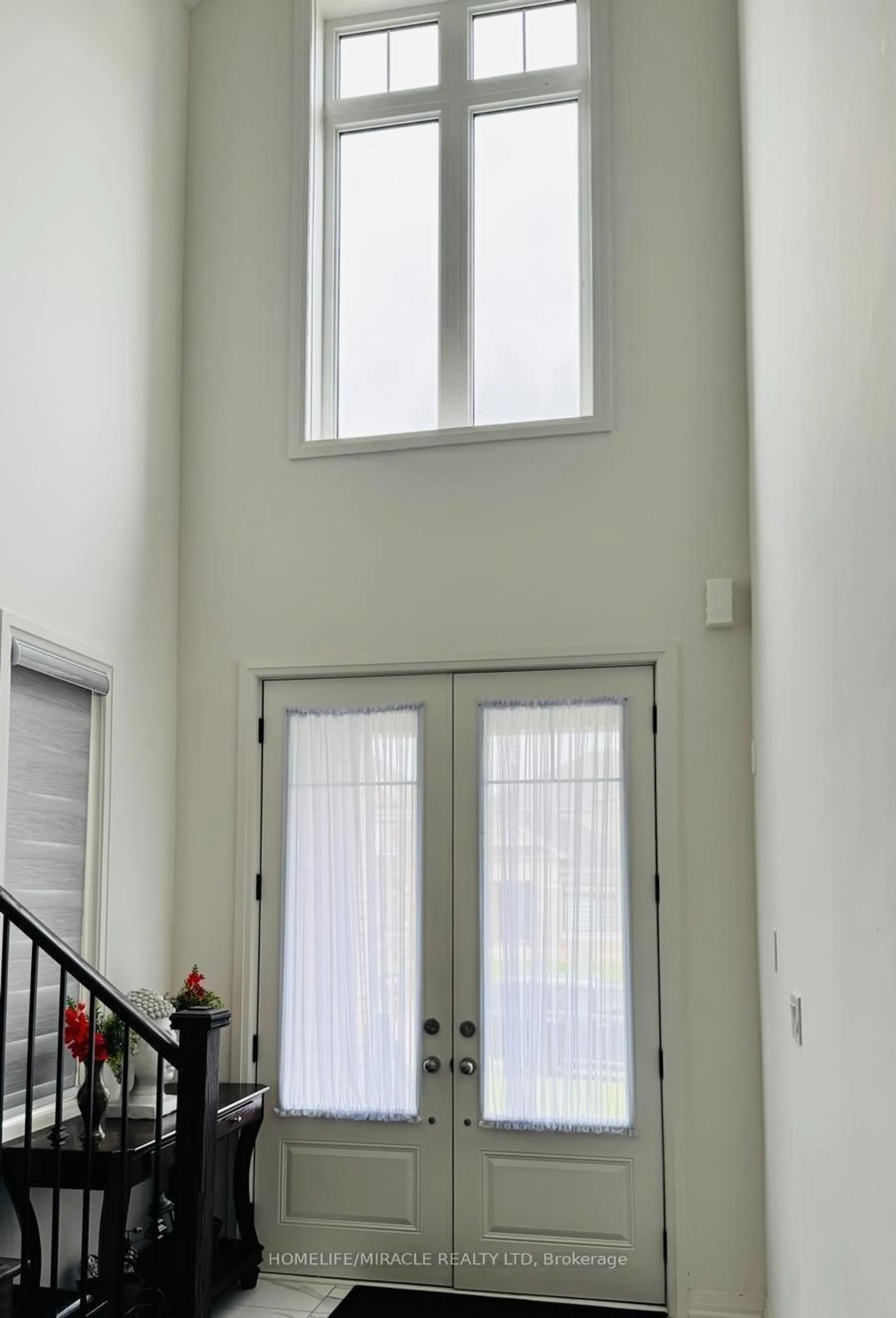 Indoor entryway for 58 Sandhill Cres, Adjala-Tosorontio Ontario L0G 1W0
