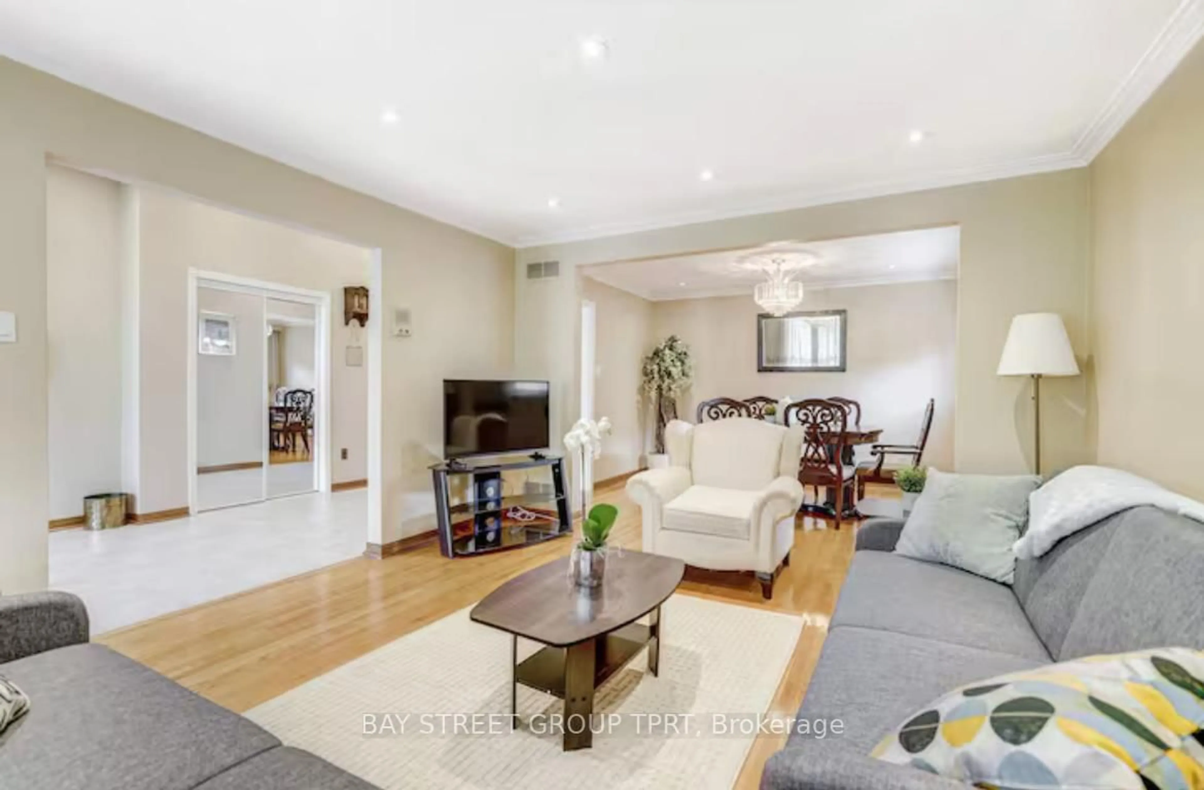 Living room with furniture, wood/laminate floor for 8 Kersey Cres, Richmond Hill Ontario L4C 3W3