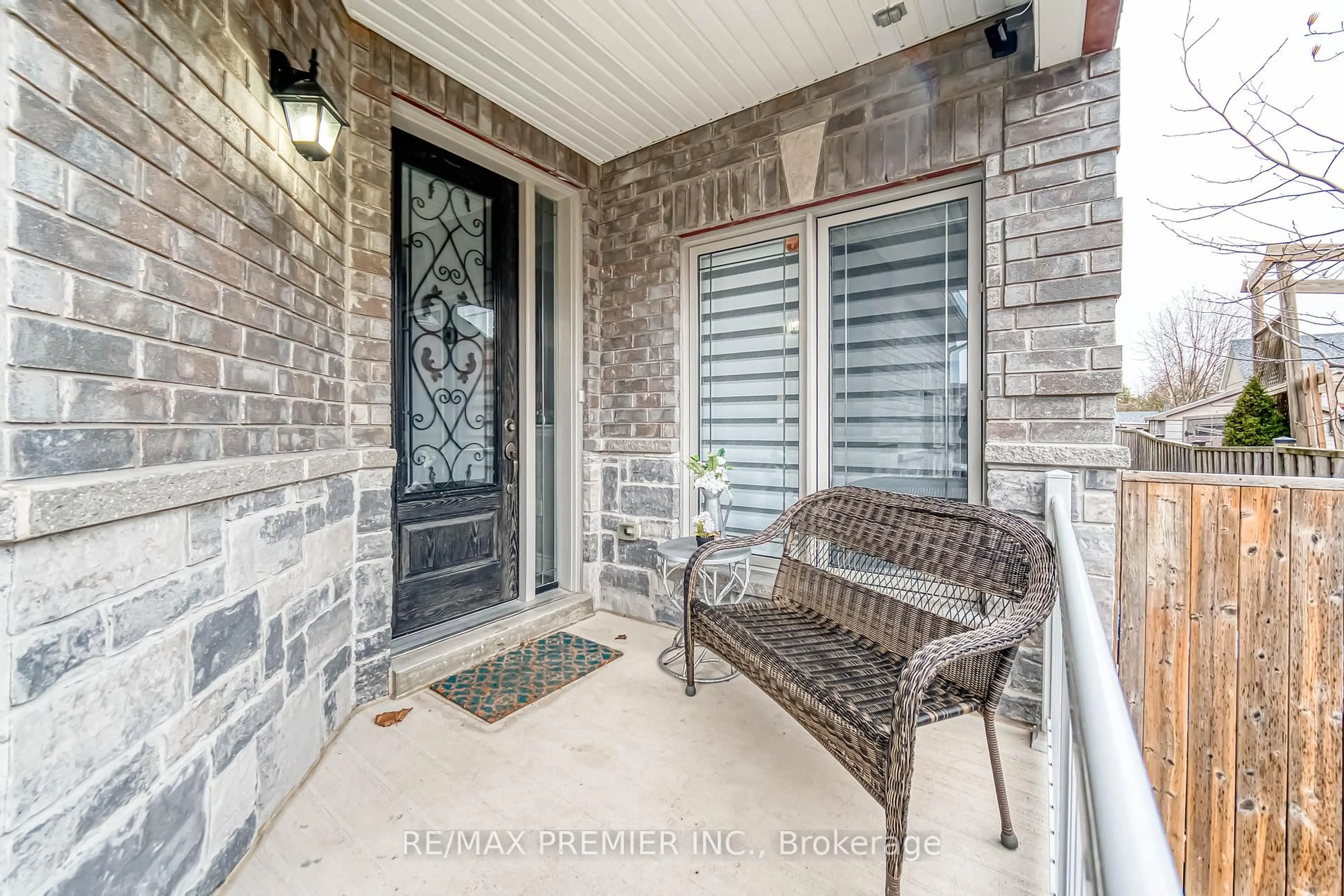 Unknown for 1878 Lamstone St, Innisfil Ontario L9S 4Z8