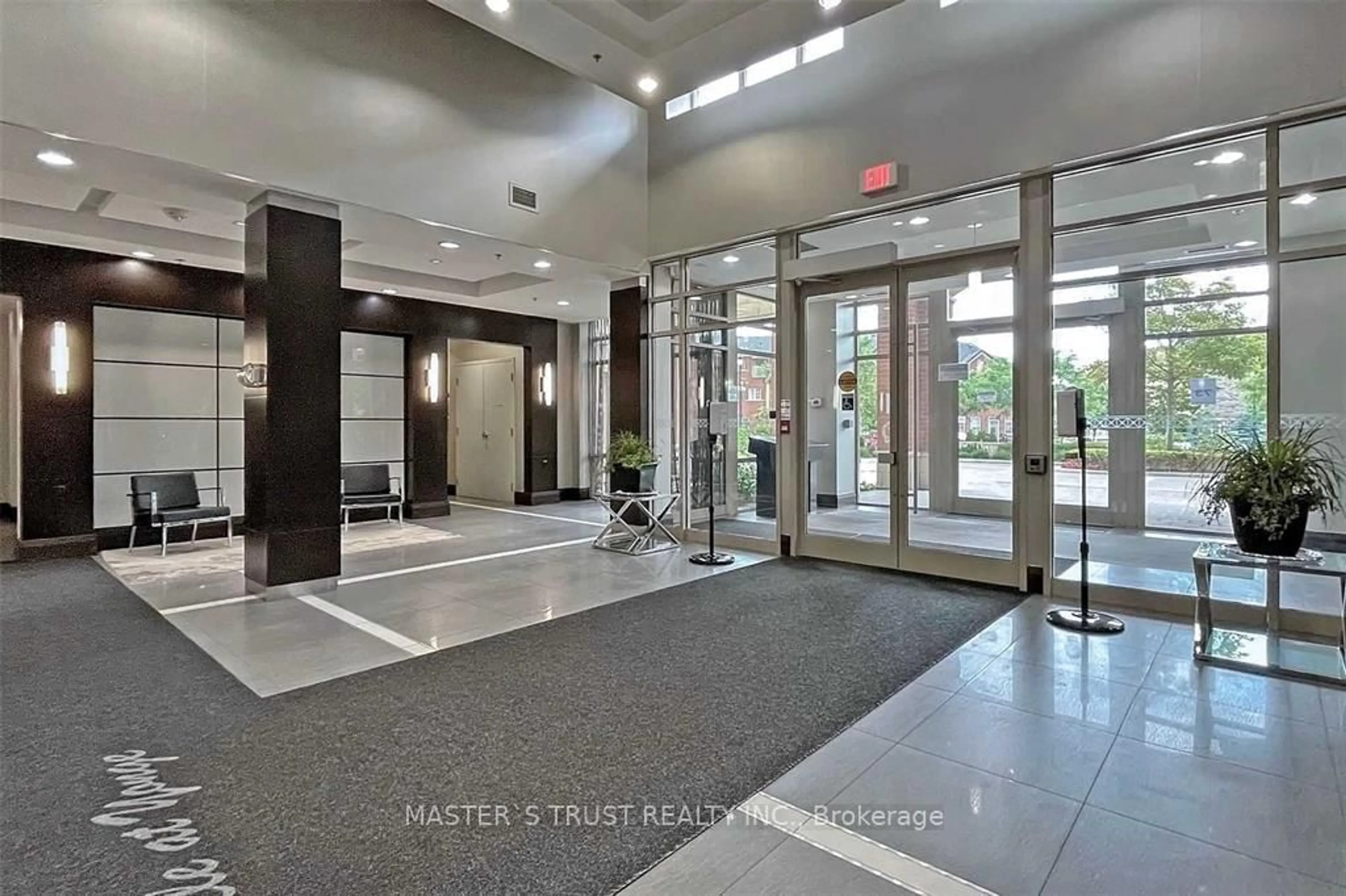 Indoor foyer for 75 King William Cres #411, Richmond Hill Ontario L4B 0C1