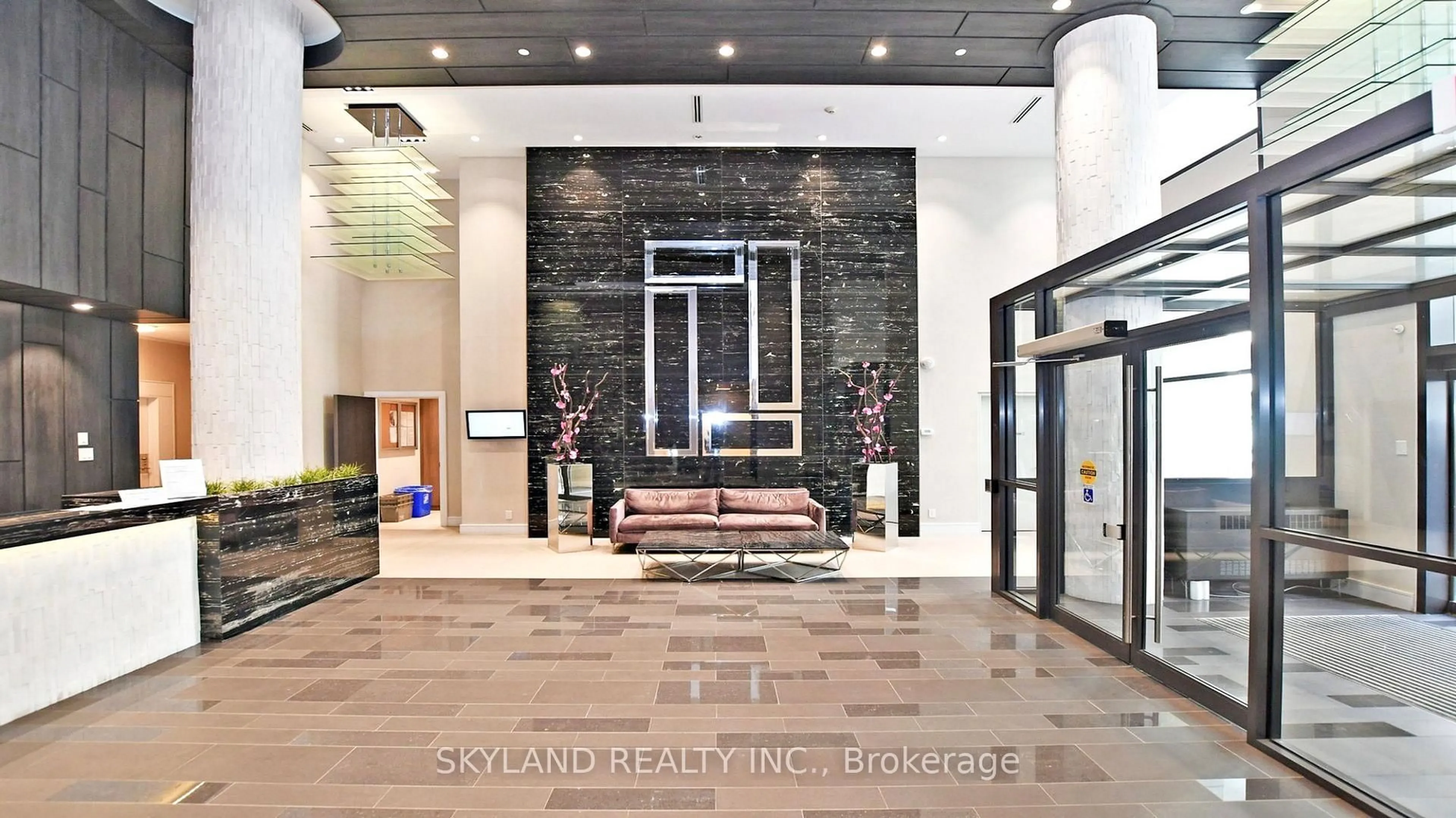 Lobby for 9201 Yonge St #NW 406, Richmond Hill Ontario L4C 6Z2