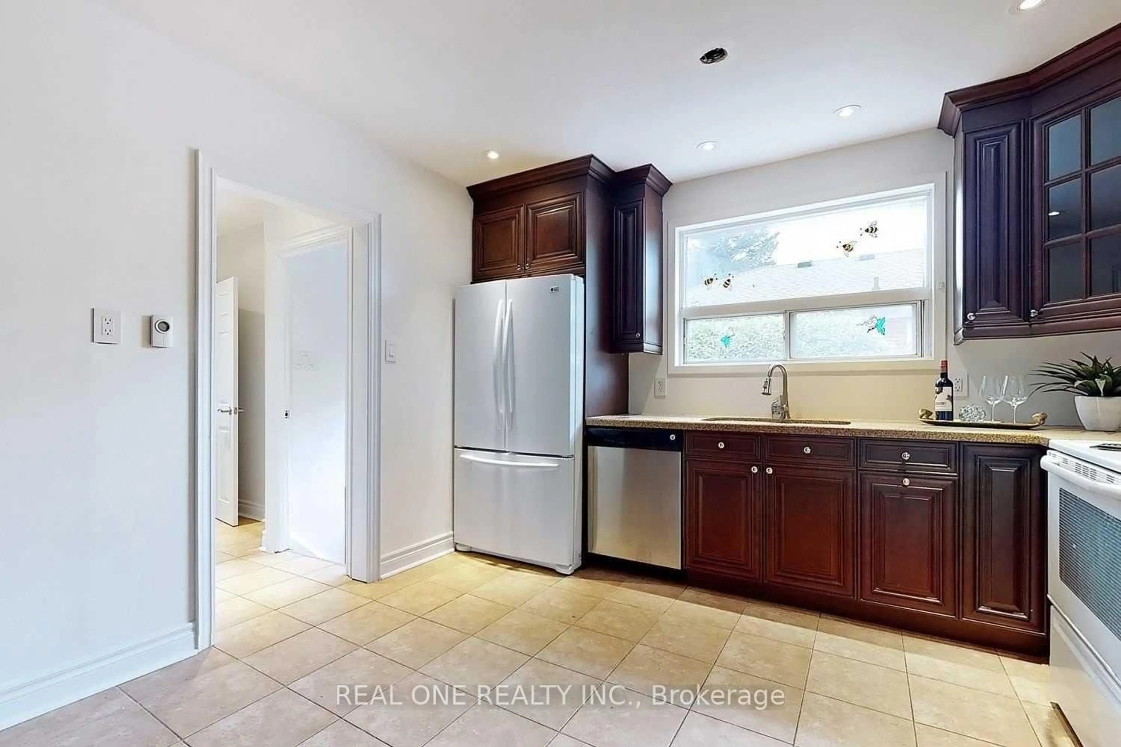 Unknown for 433 Fernleigh Circ, Richmond Hill Ontario L4C 1E7