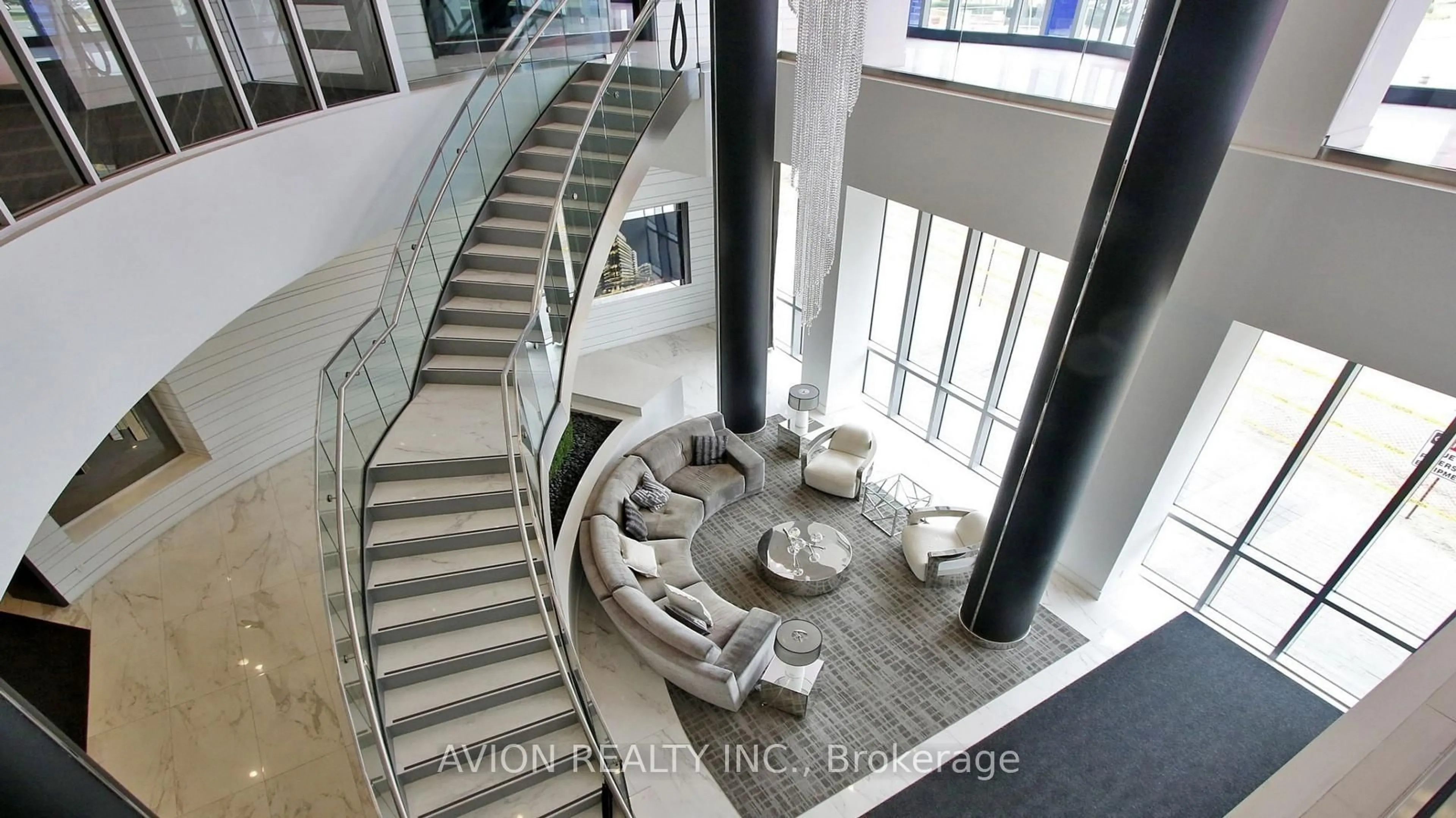 Indoor foyer for 9471 Yonge St #532, Richmond Hill Ontario L4C 0Z5