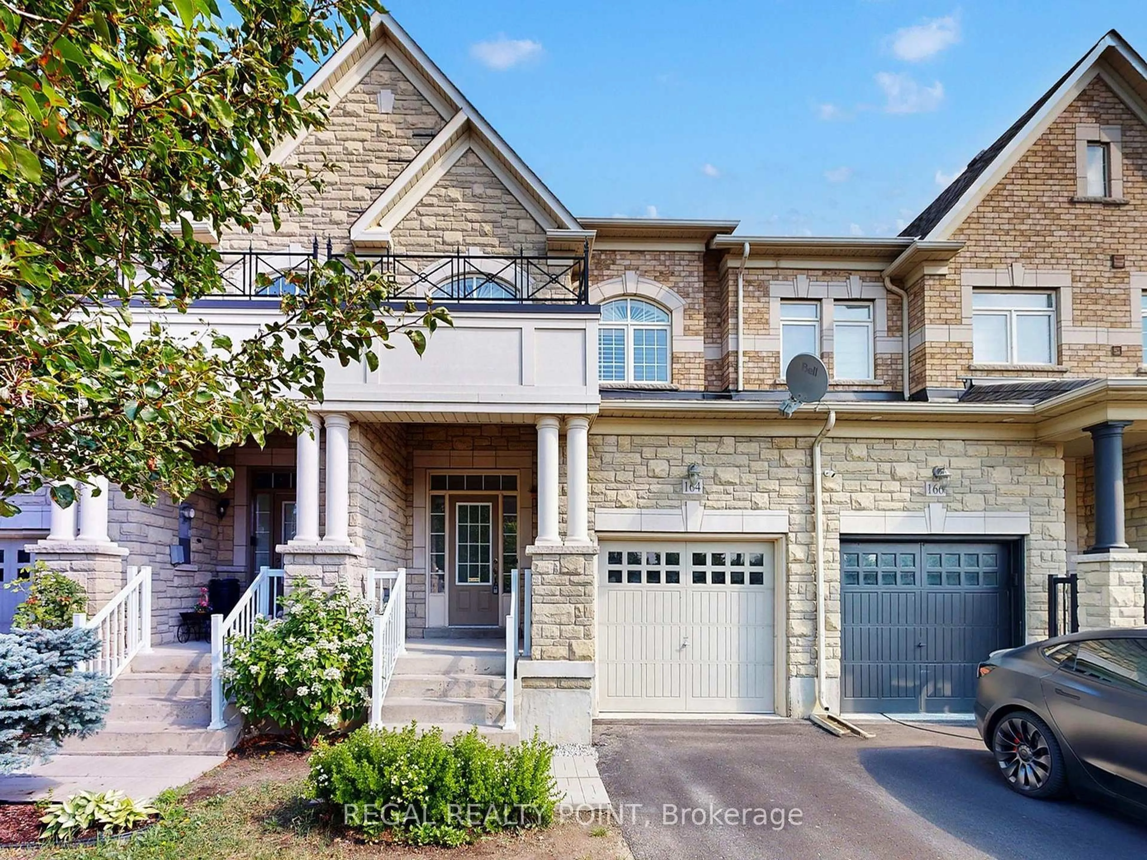 Home with brick exterior material, street for 164 Wardlaw Pl, Vaughan Ontario L4H 3L6
