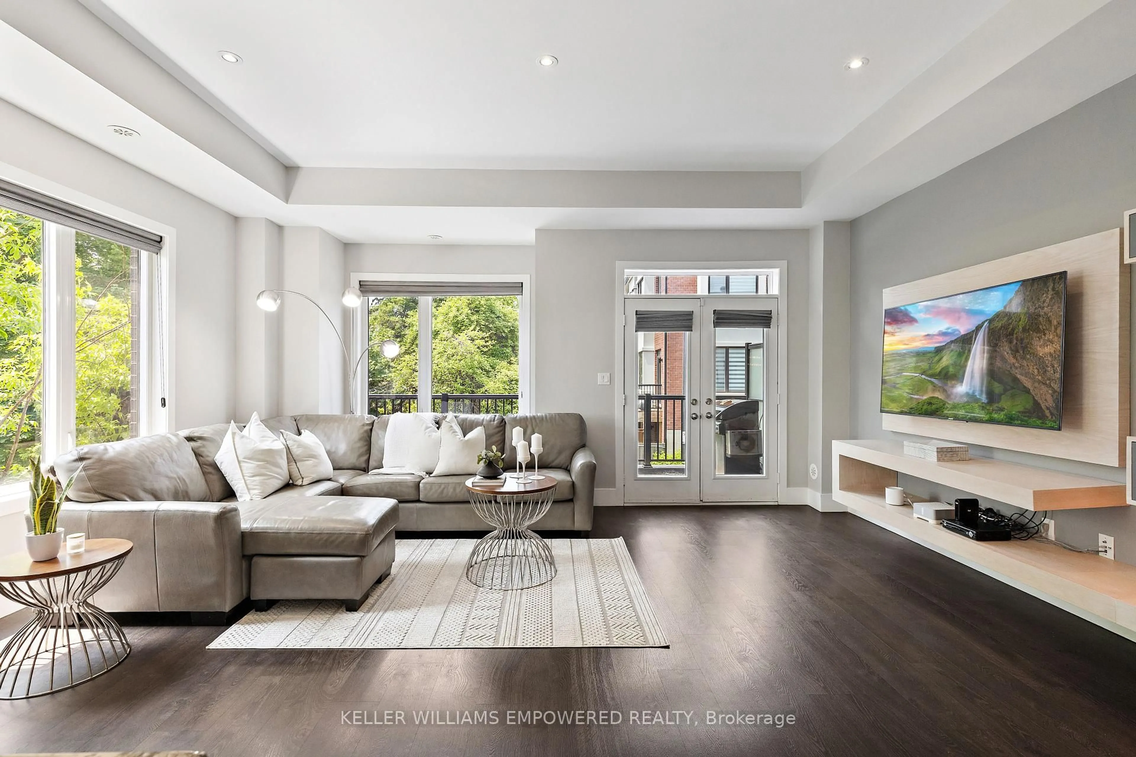 Living room with furniture, unknown for 10558 Bayview Ave #8, Richmond Hill Ontario L4C 0Z8