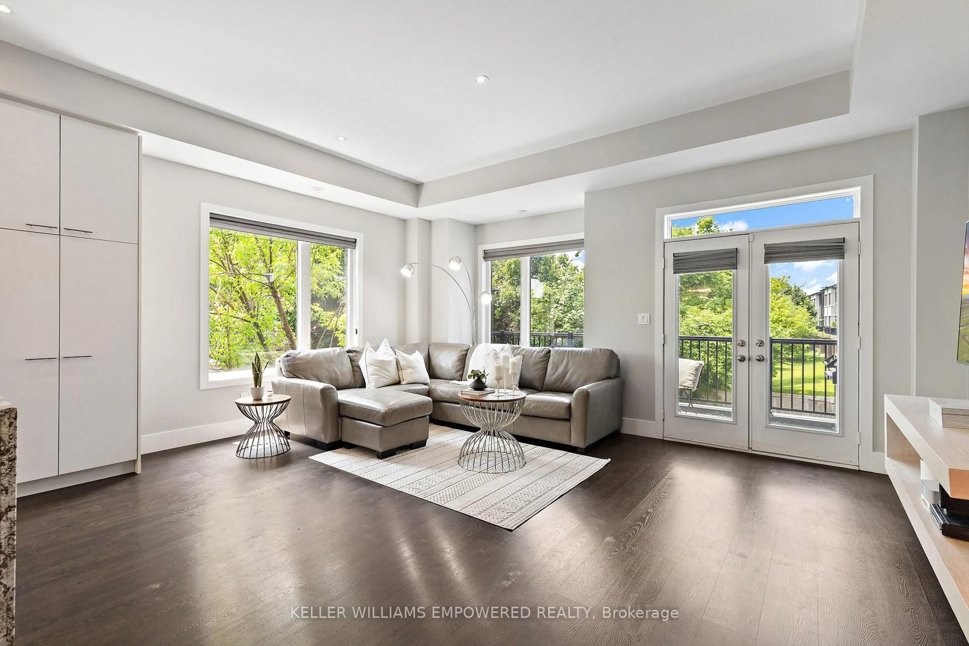 Living room with furniture, unknown for 10558 Bayview Ave #8, Richmond Hill Ontario L4C 0Z8