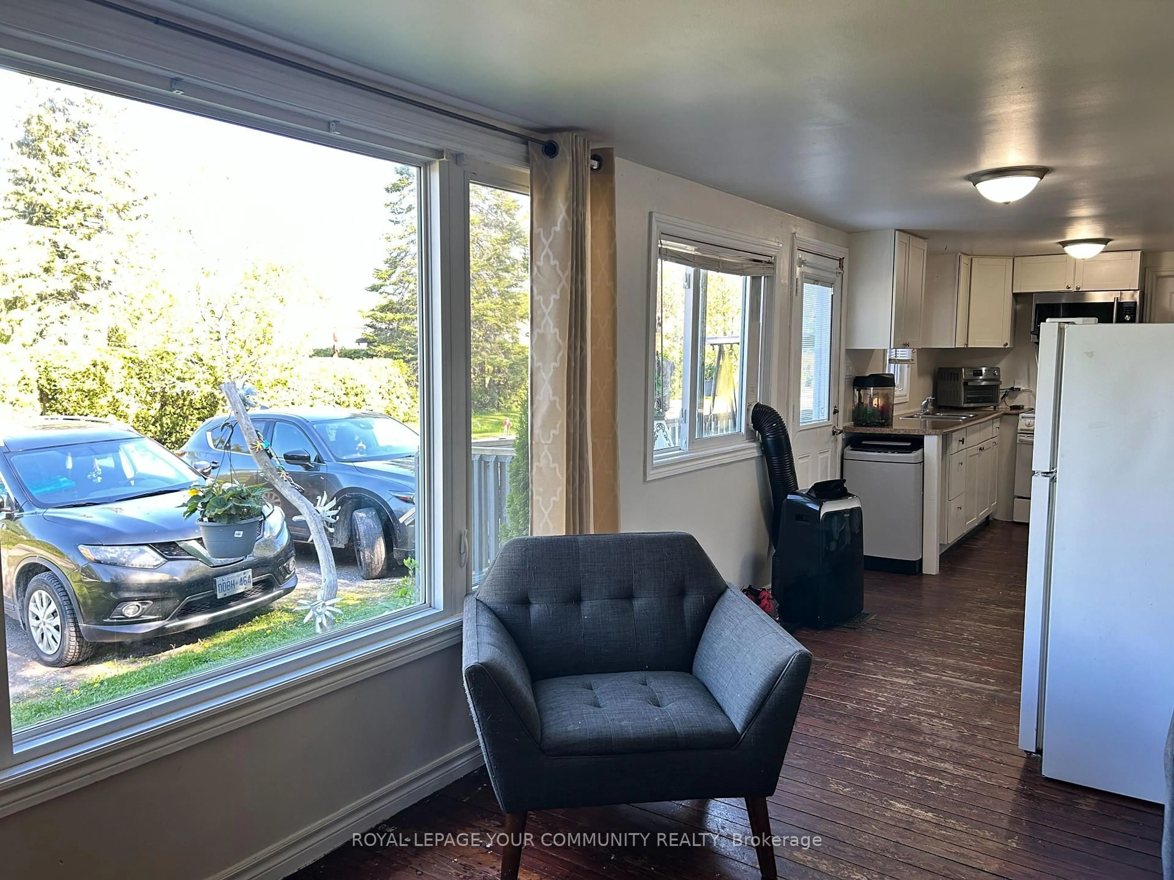 A pic of a room for 16 Christidis Dr, Georgina Ontario L0E 1L0