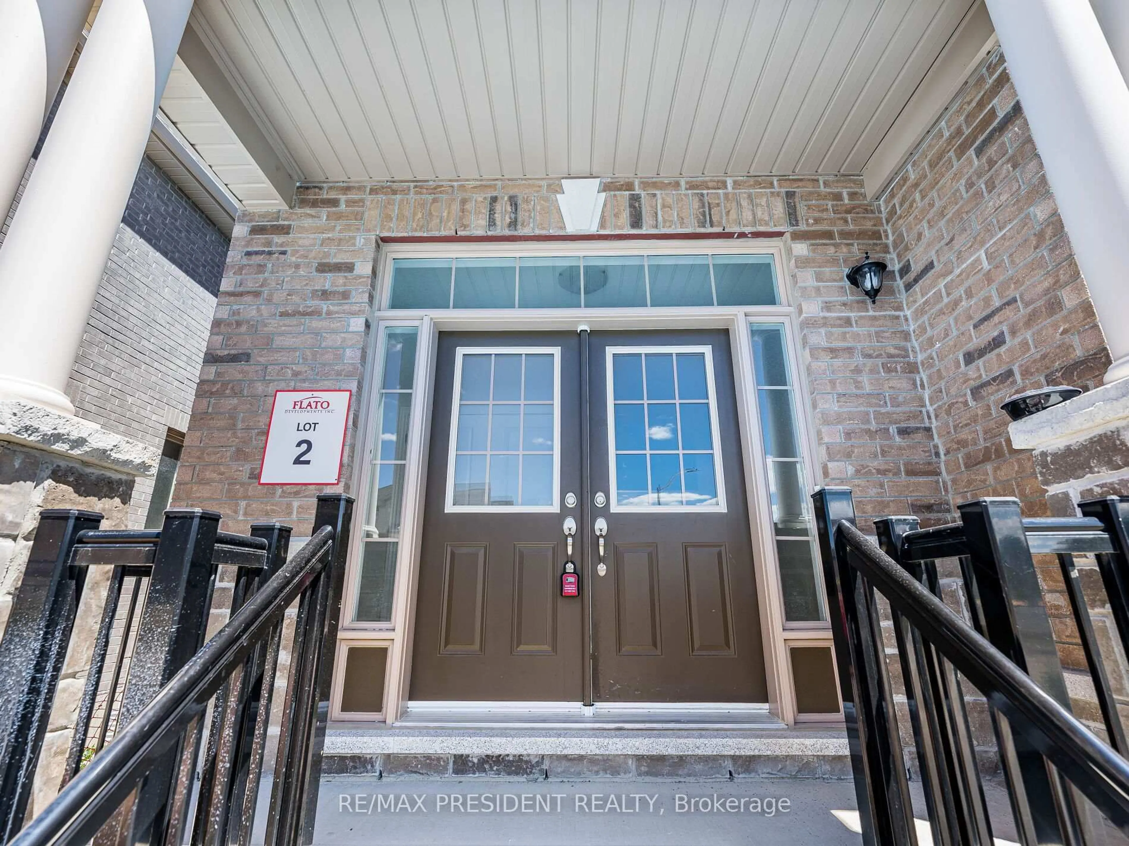 Indoor entryway for 83 Brethet Hts, New Tecumseth Ontario L0G 1A0