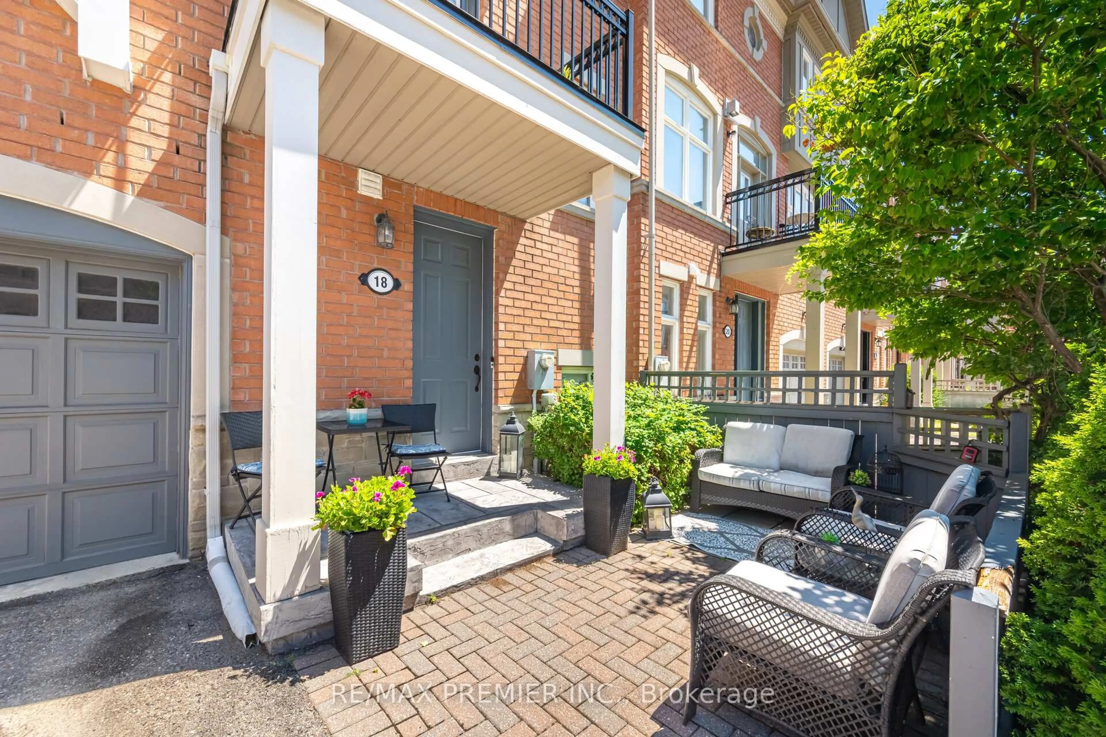 Unknown for 18 Helen St, Vaughan Ontario L4L 3S3