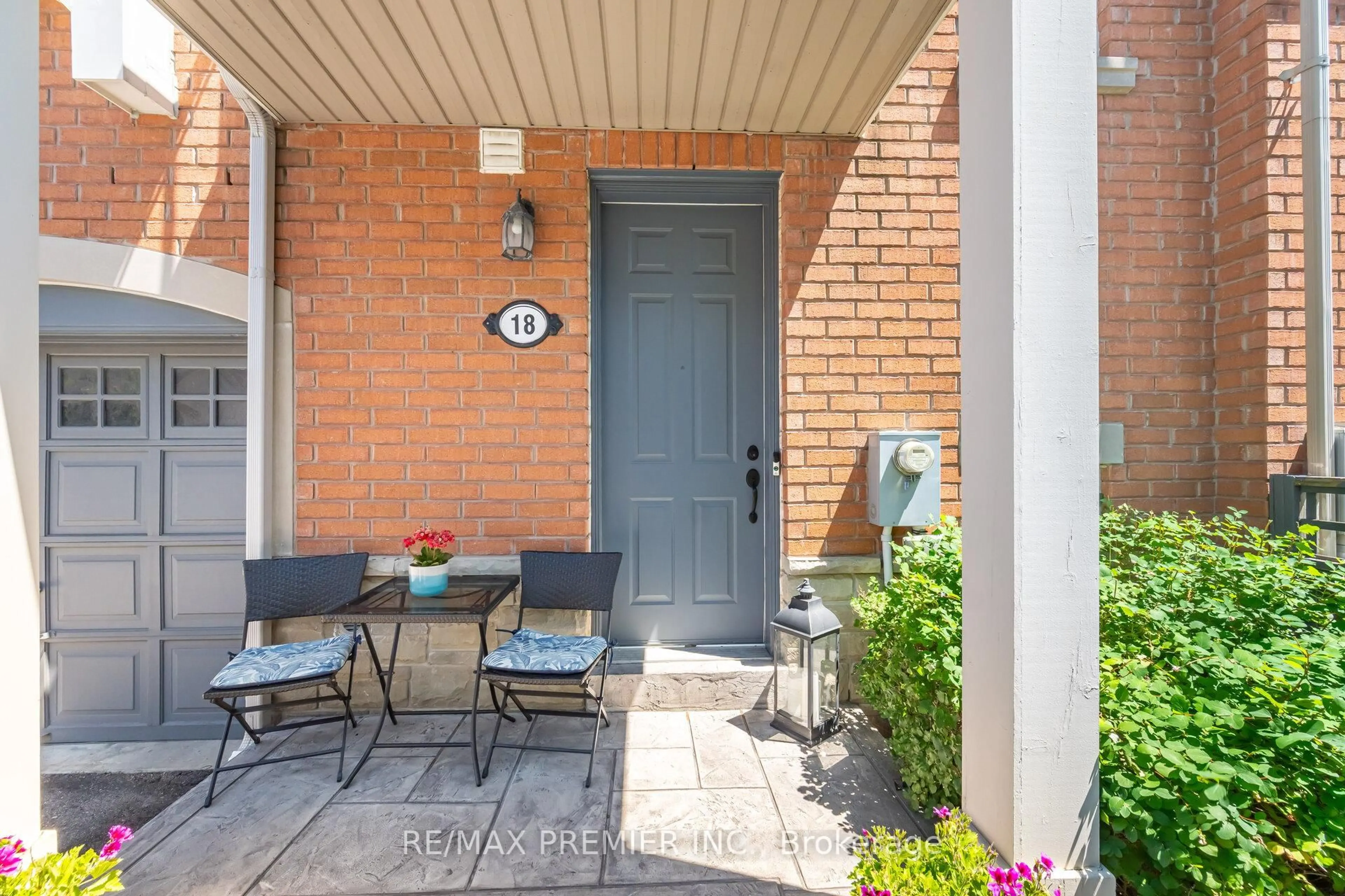 Unknown for 18 Helen St, Vaughan Ontario L4L 3S3