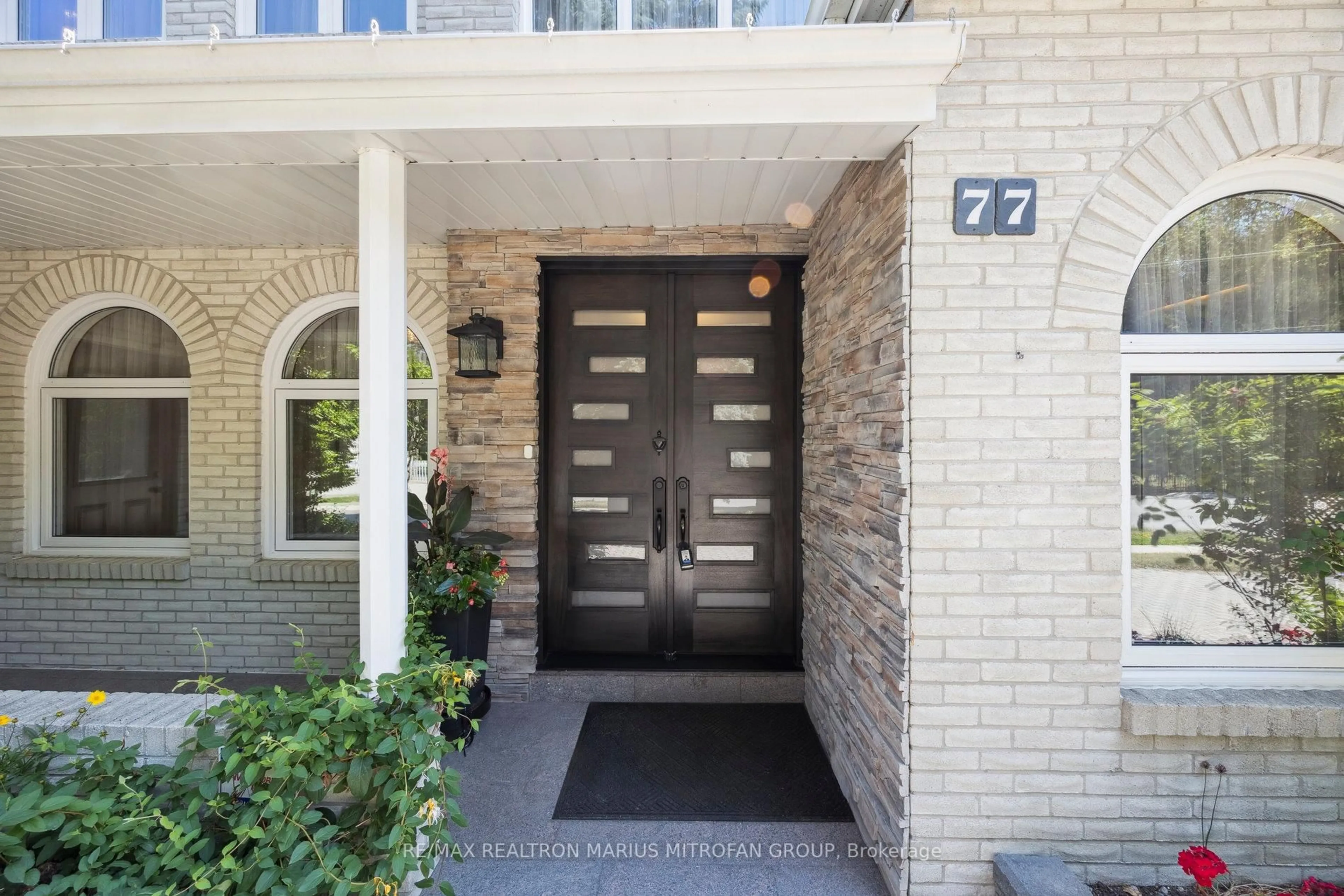 Indoor entryway for 77 German Mills Rd, Markham Ontario L3T 4H8