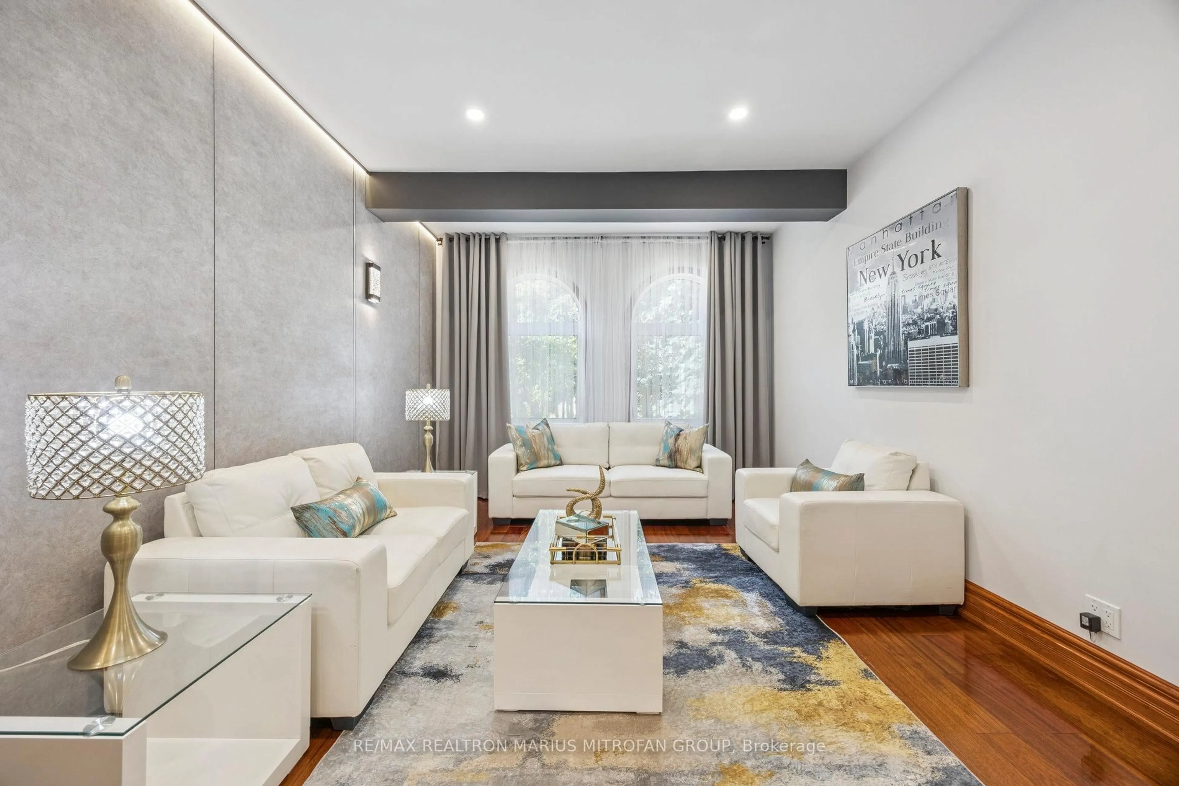 Living room with furniture, unknown for 77 German Mills Rd, Markham Ontario L3T 4H8