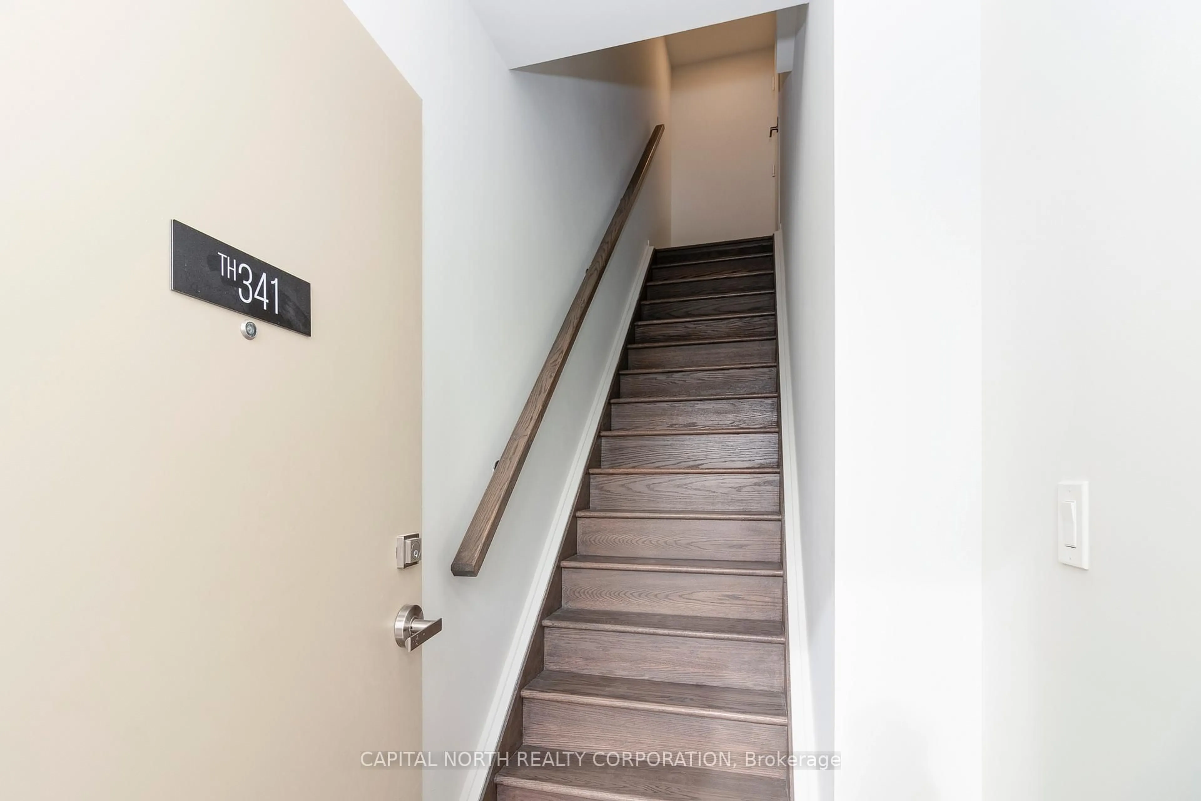 Stairs for 100 Honeycrisp Cres #TH341, Vaughan Ontario L4K 5Z8
