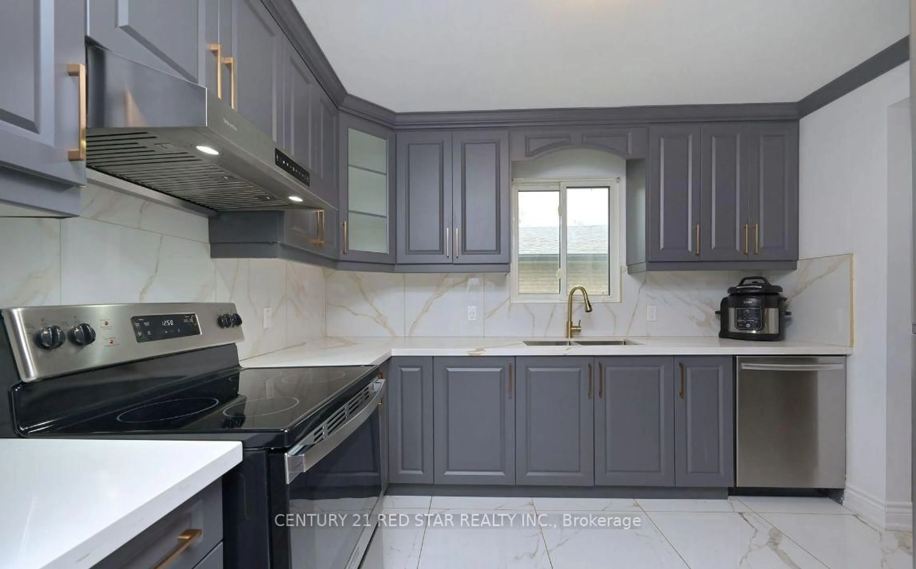 Unknown for 99 Boyne Cres, New Tecumseth Ontario L9R 1K2
