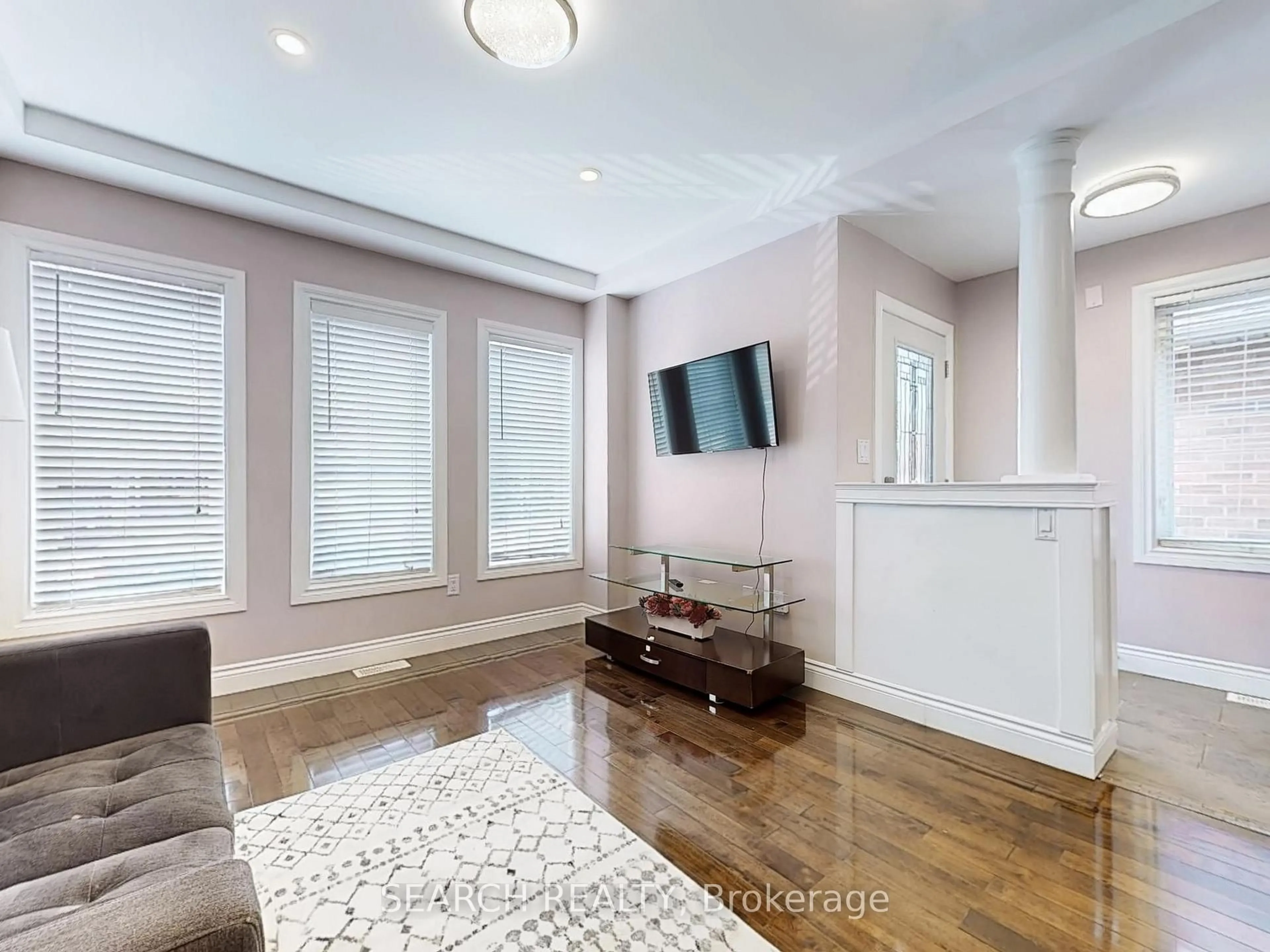 Living room with furniture, unknown for 1185 Andrade Lane, Innisfil Ontario L9S 4X7