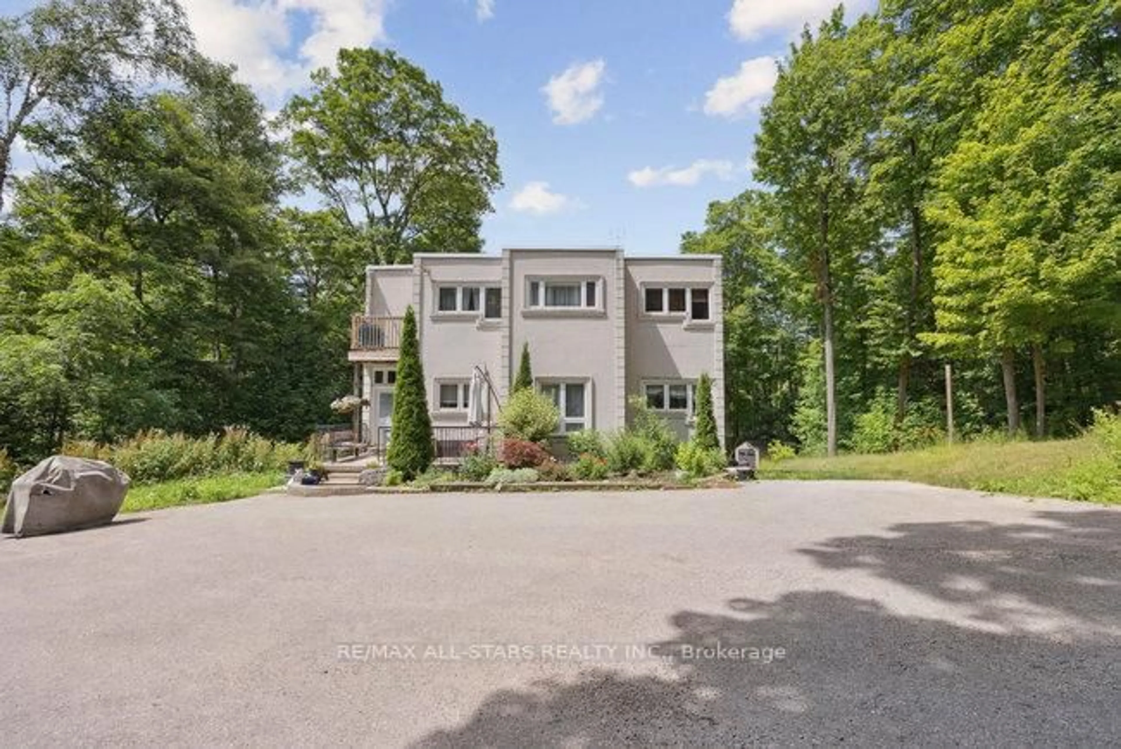 A pic from outside/outdoor area/front of a property/back of a property/a pic from drone, street for 14586 Durham 30 Rd, Whitchurch-Stouffville Ontario L9P 1R2