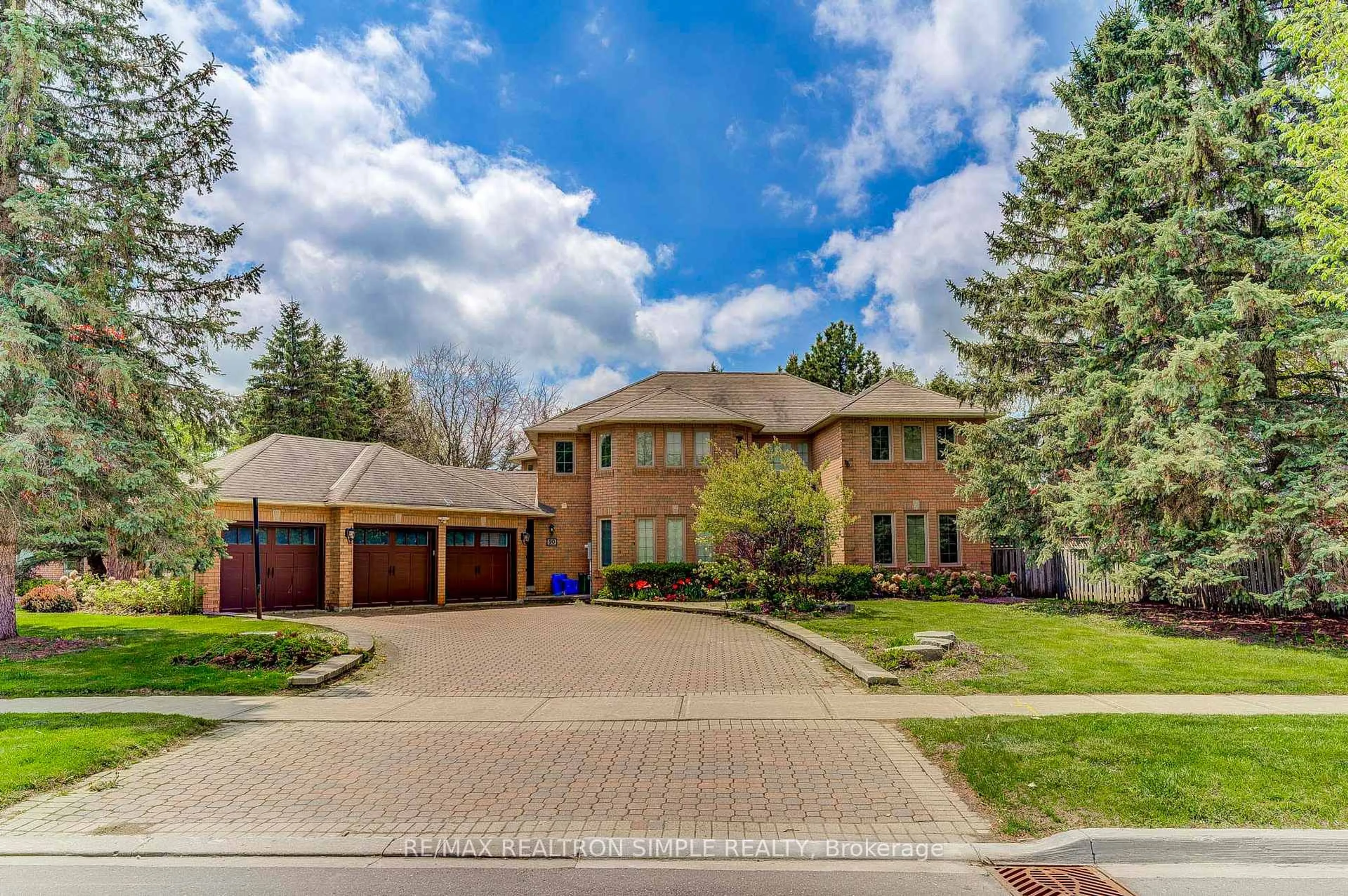 Home with brick exterior material, street for 90 Treegrove Circ, Aurora Ontario L4G 2J9
