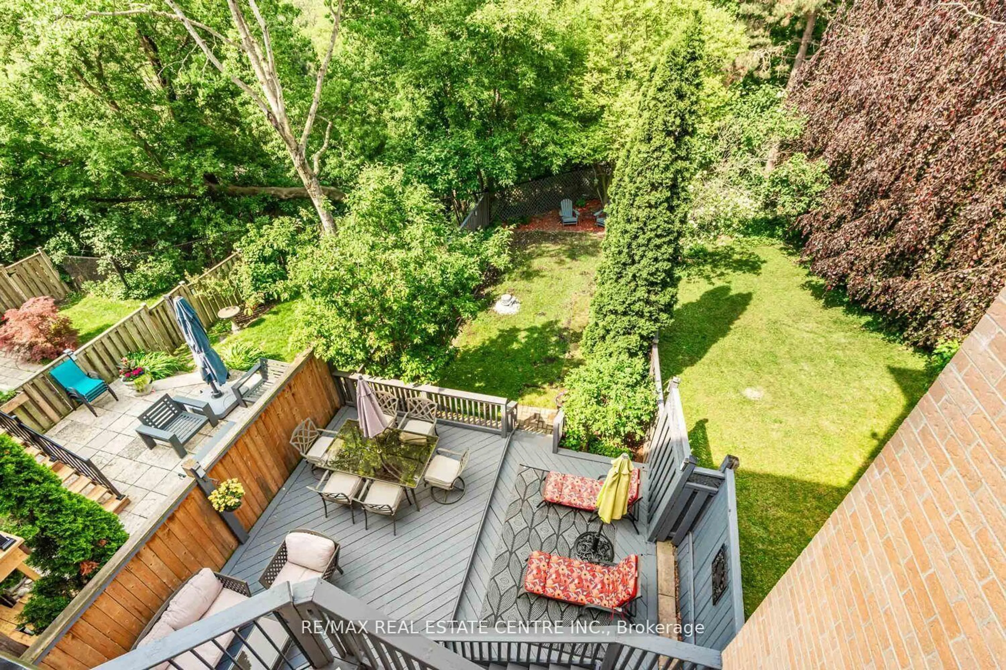 Patio, street for 15 Rockingham Crt, Markham Ontario L3T 7R8