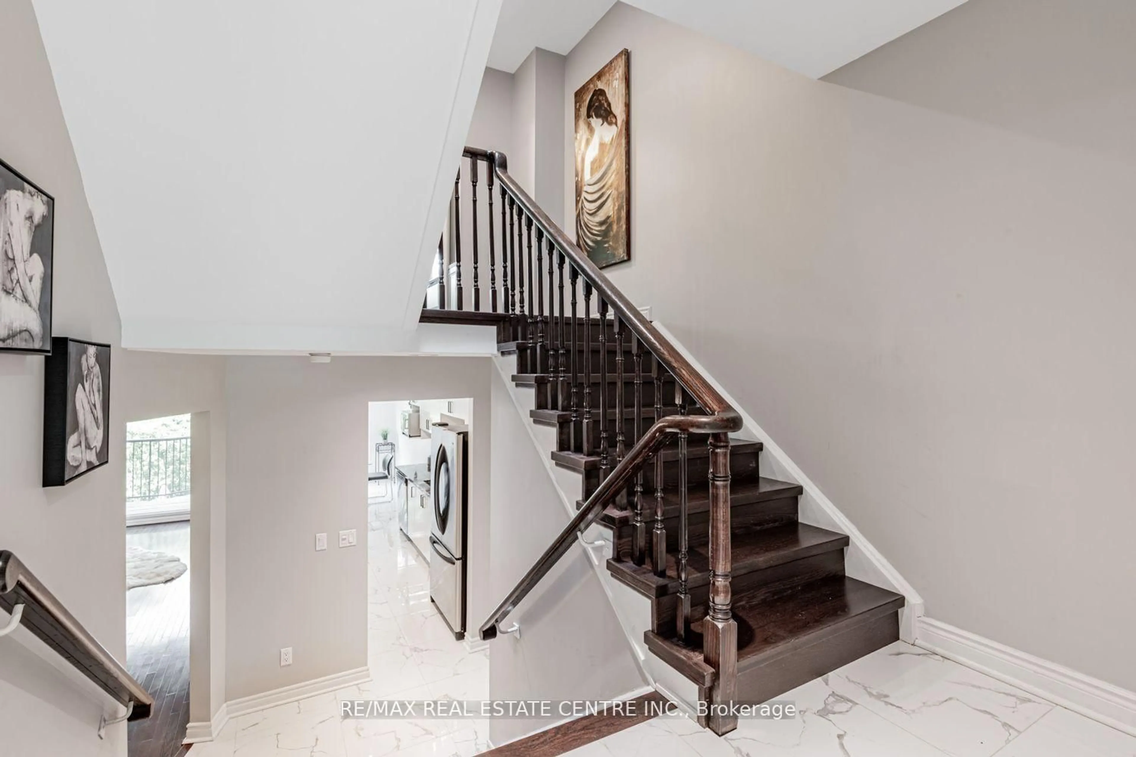 Stairs for 15 Rockingham Crt, Markham Ontario L3T 7R8